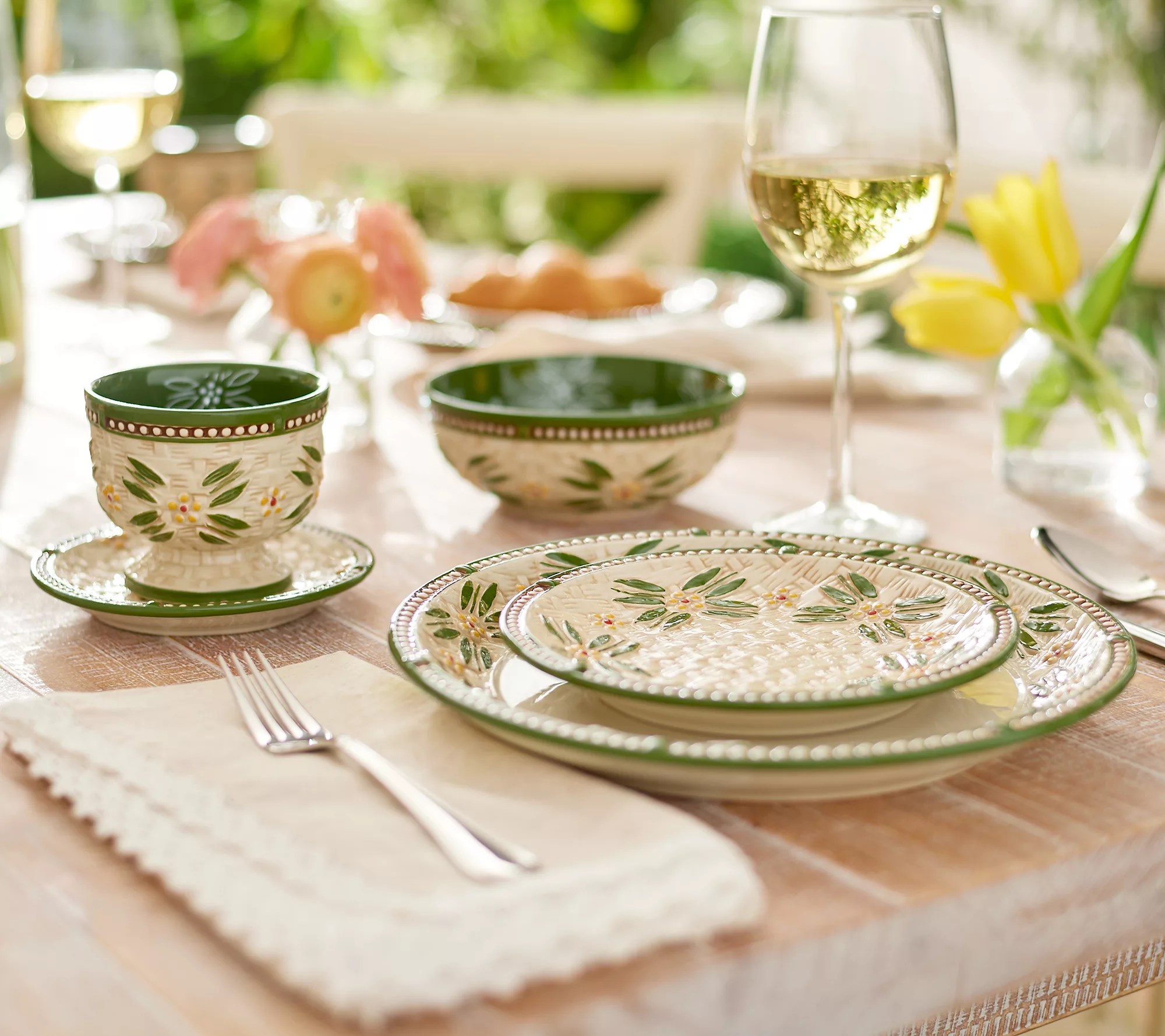 (QVC) Temptations Floral Lace or Old World 20pc Basketweave