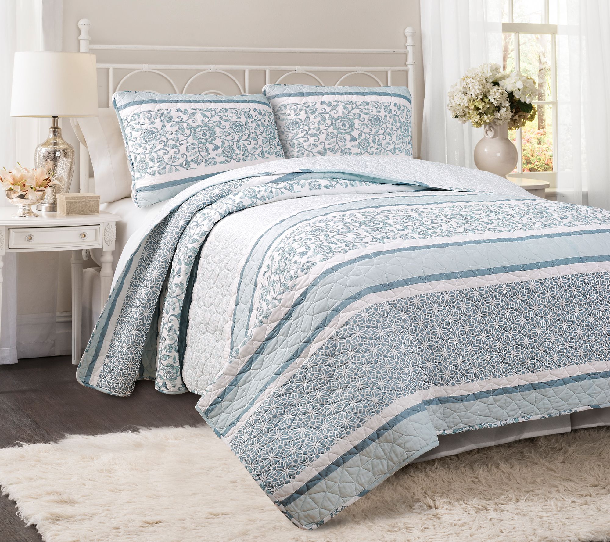 Nisha 3Piece King Quilt Set by Lush Decor