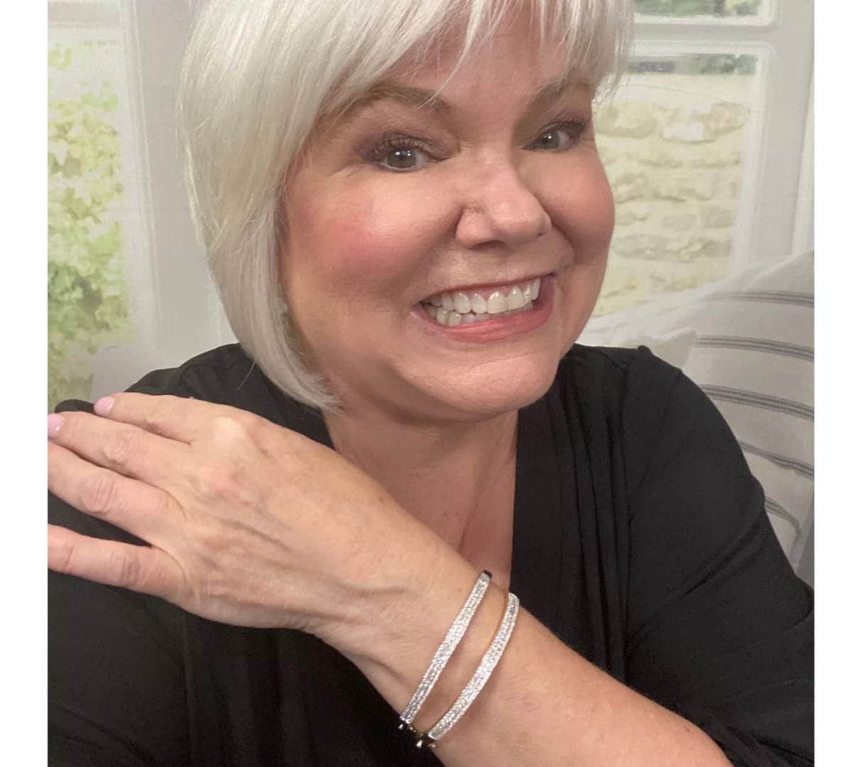 Affinity Diamonds Princess or Round 2.00cttw Bangle, 14K