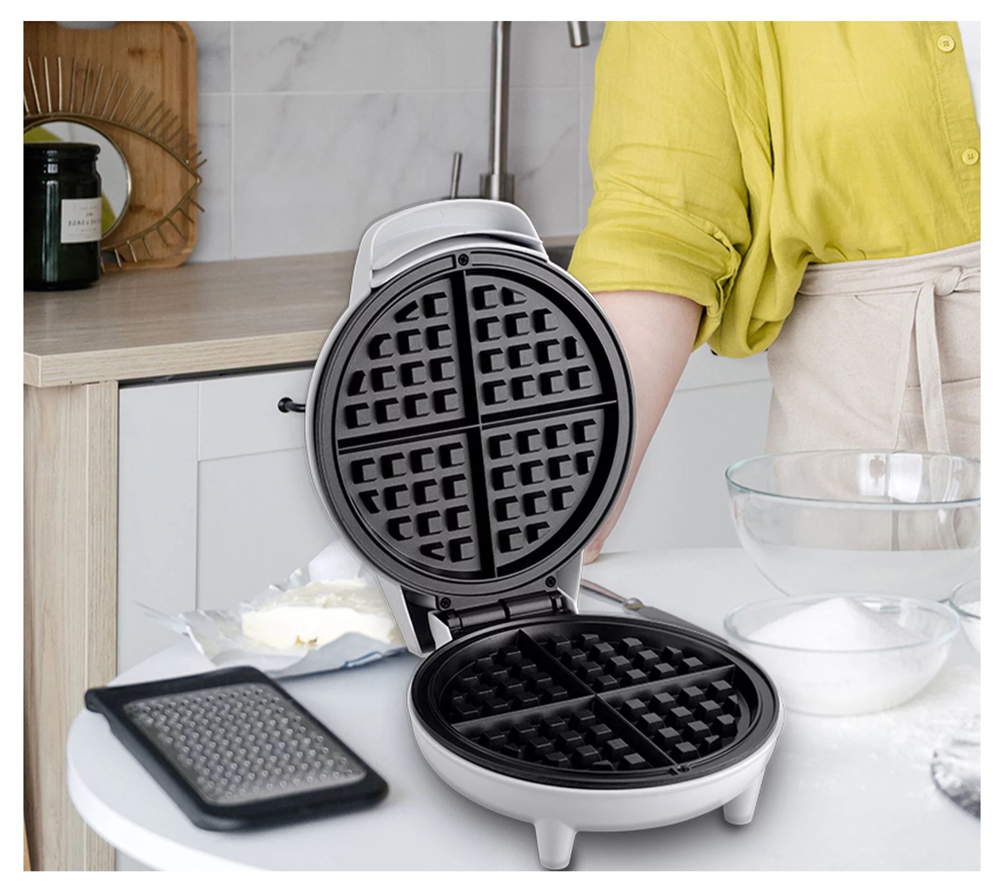 Courant 7inch Personal Belgian Waffle Maker