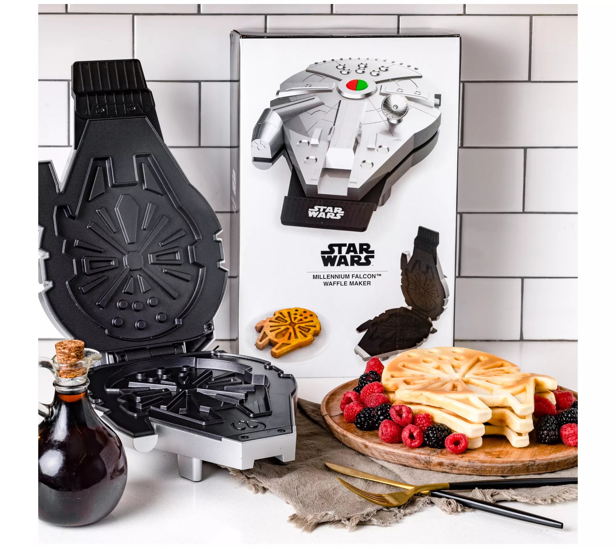 Star Wars Deluxe Millennium Falcon Waffle Maker
