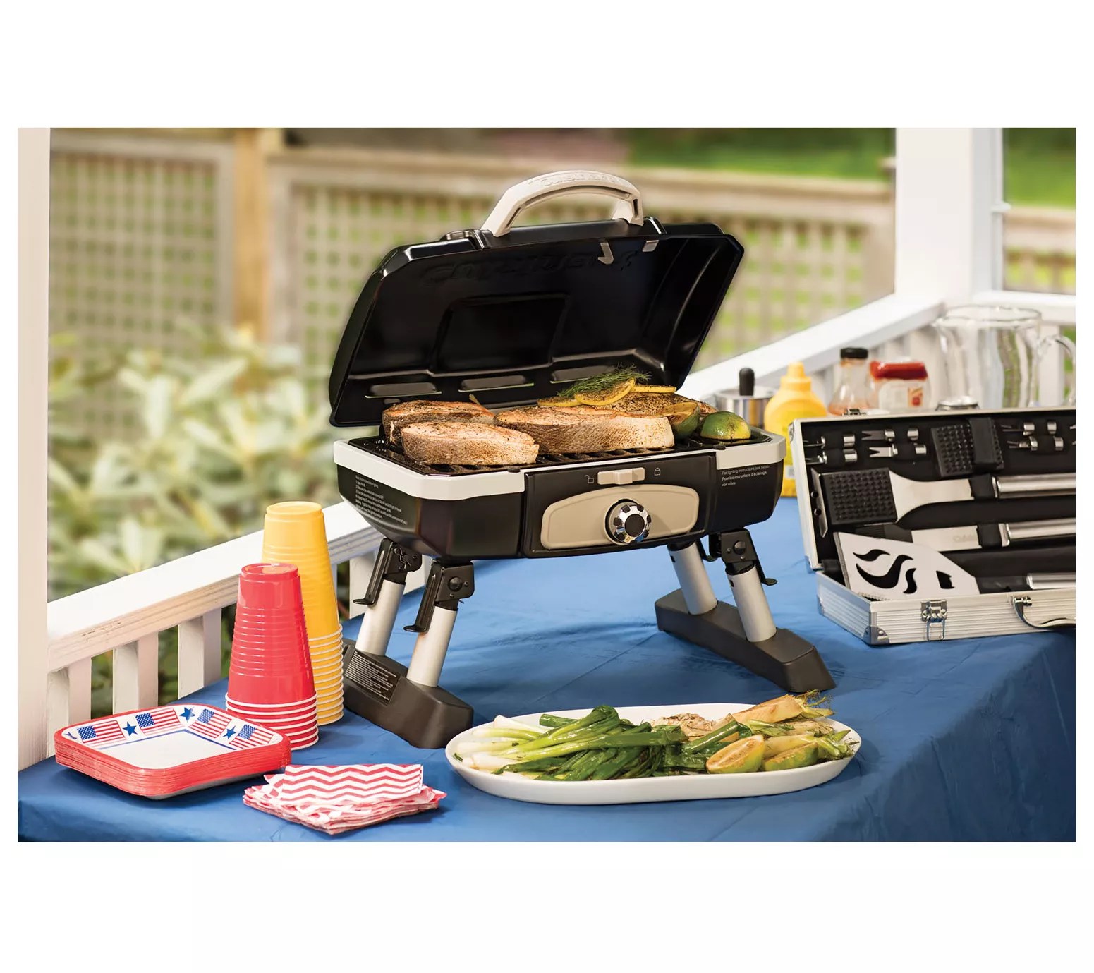Cuisinart Petit Gourmet Portable Tabletop Outdoor Gas Grill