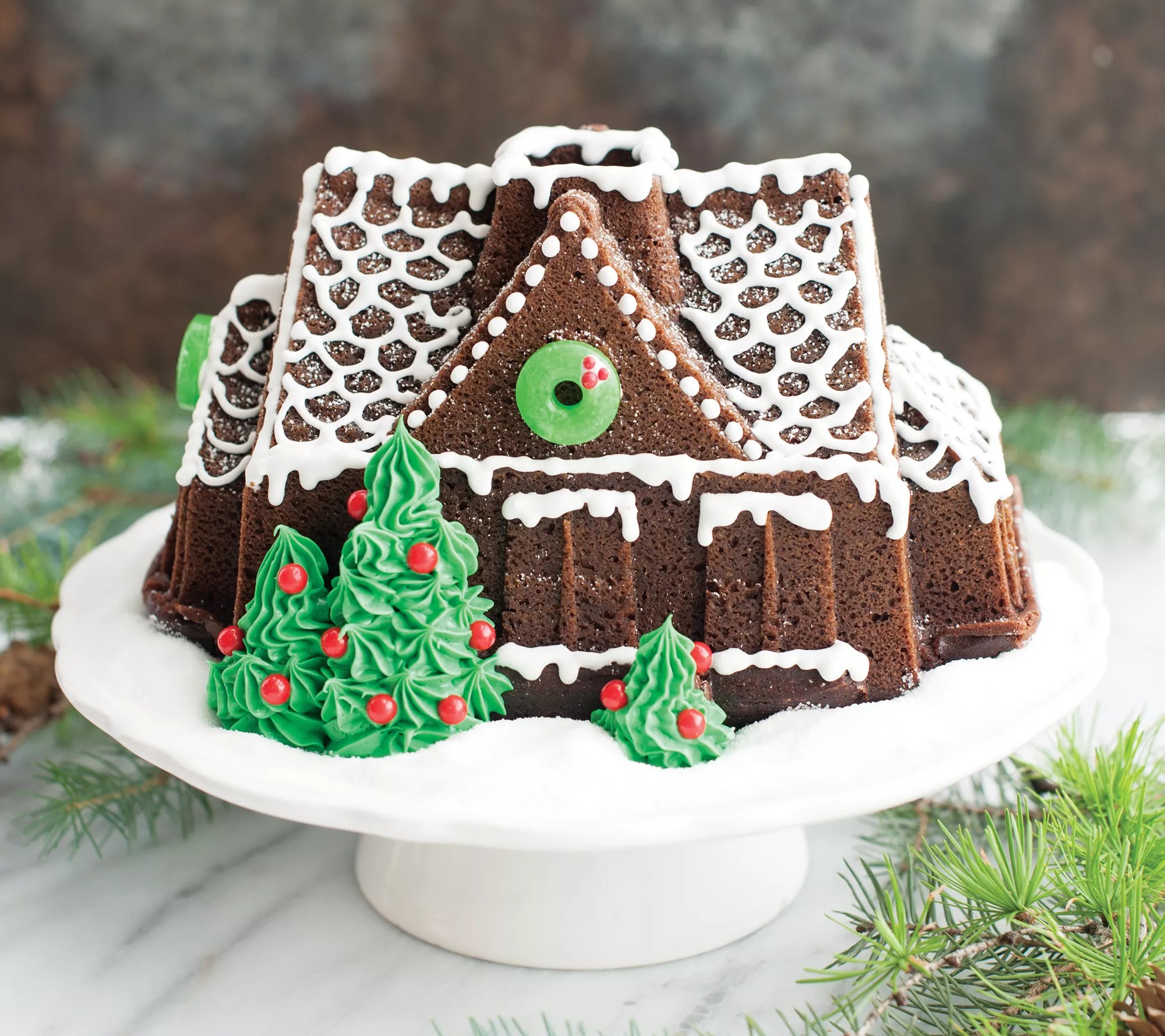 Nordic Ware Gingerbread House Bundt Pan & Cakeix Set