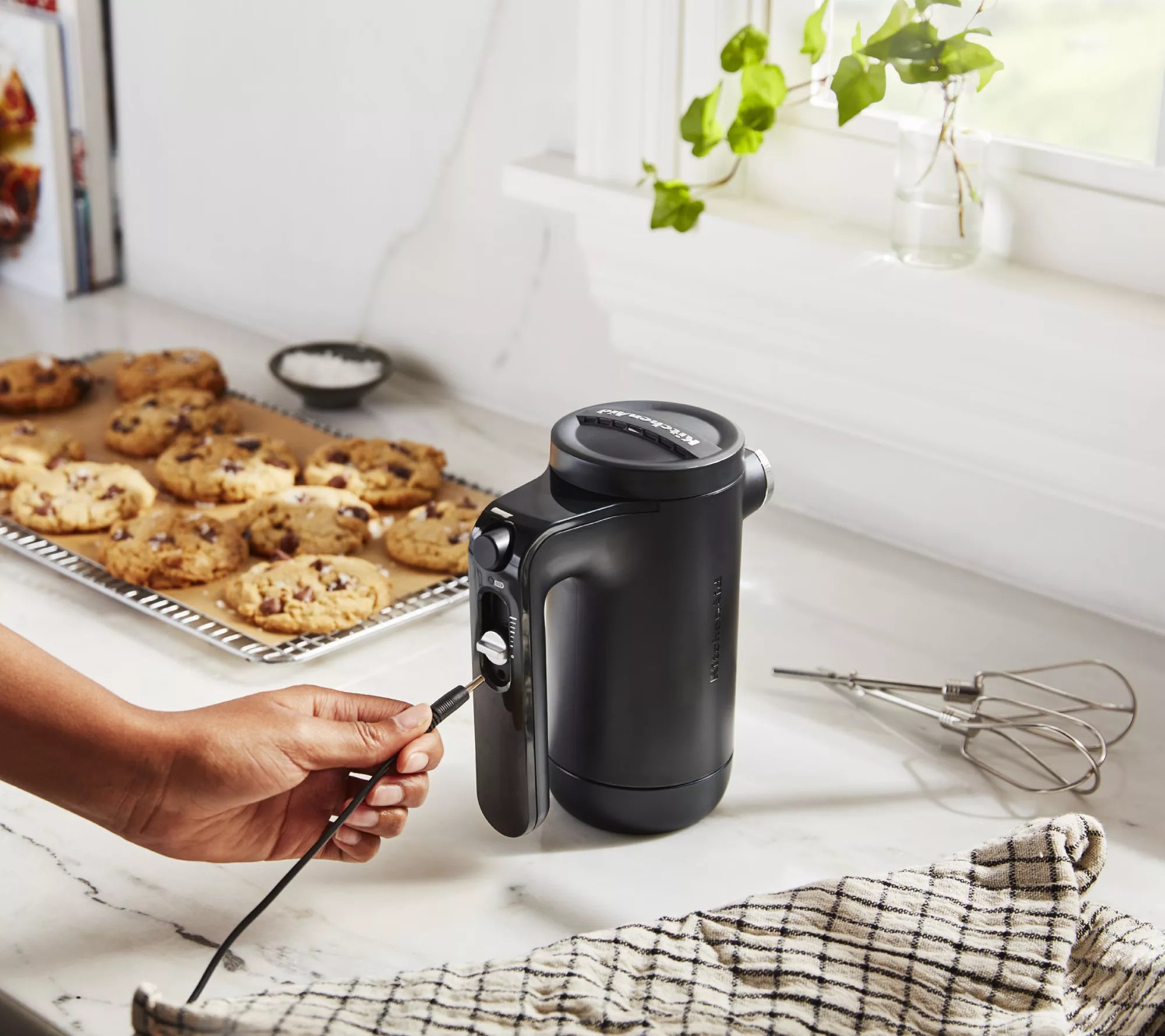 KitchenAid Cordless 7Speed Hand Mixer