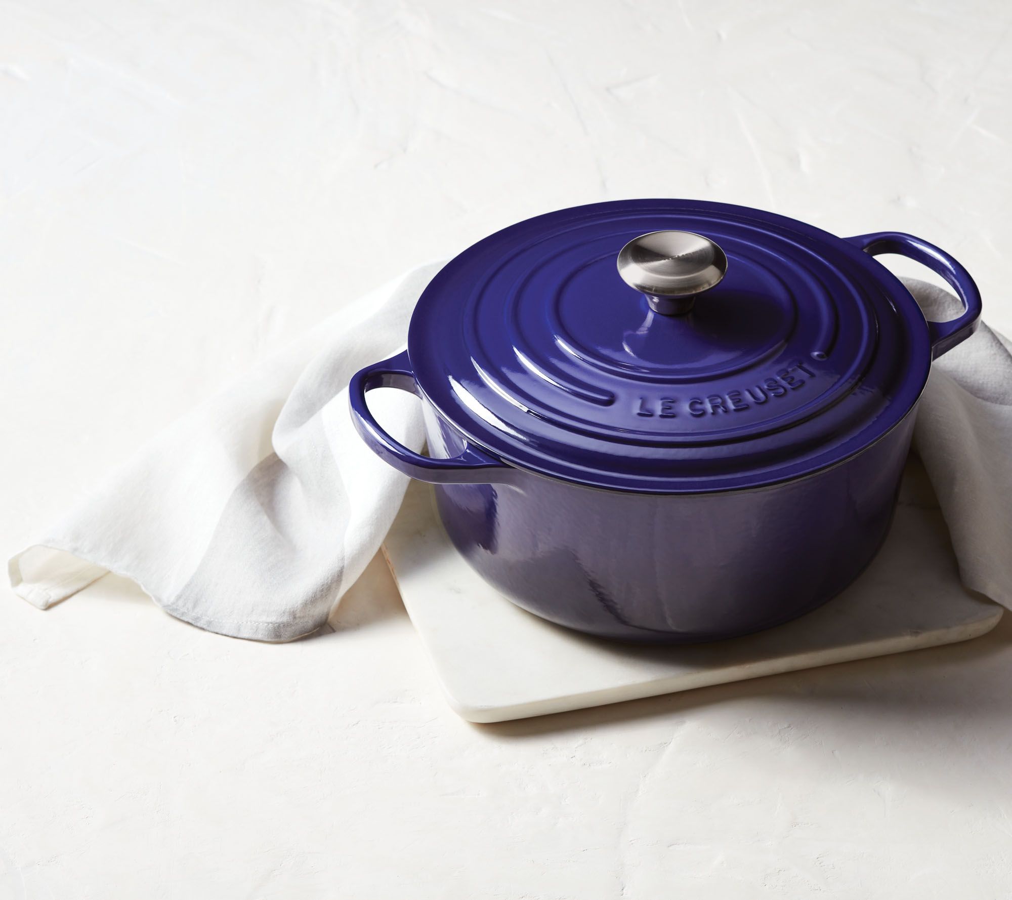 Le Creuset 7.25qt Signature Round Dutch OvenIndigo
