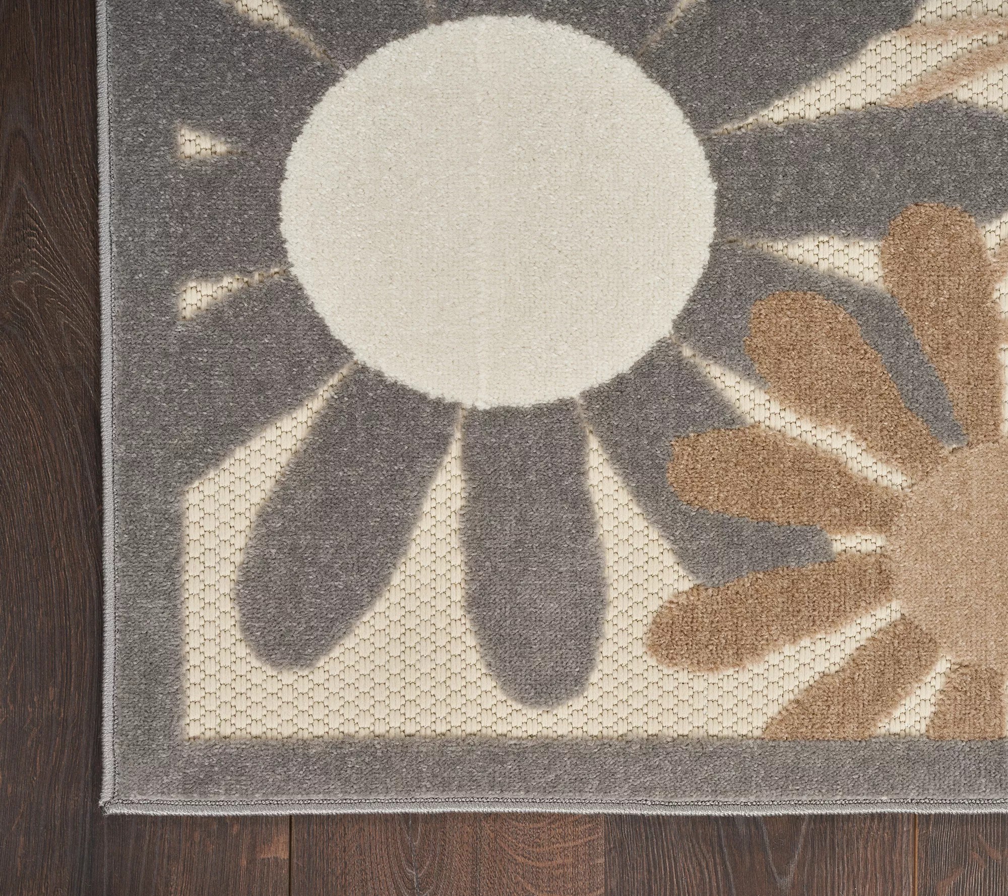 Nourison 5'3" x 7' Daisy Bouquet Indoor/Outdoor HighLow Rug