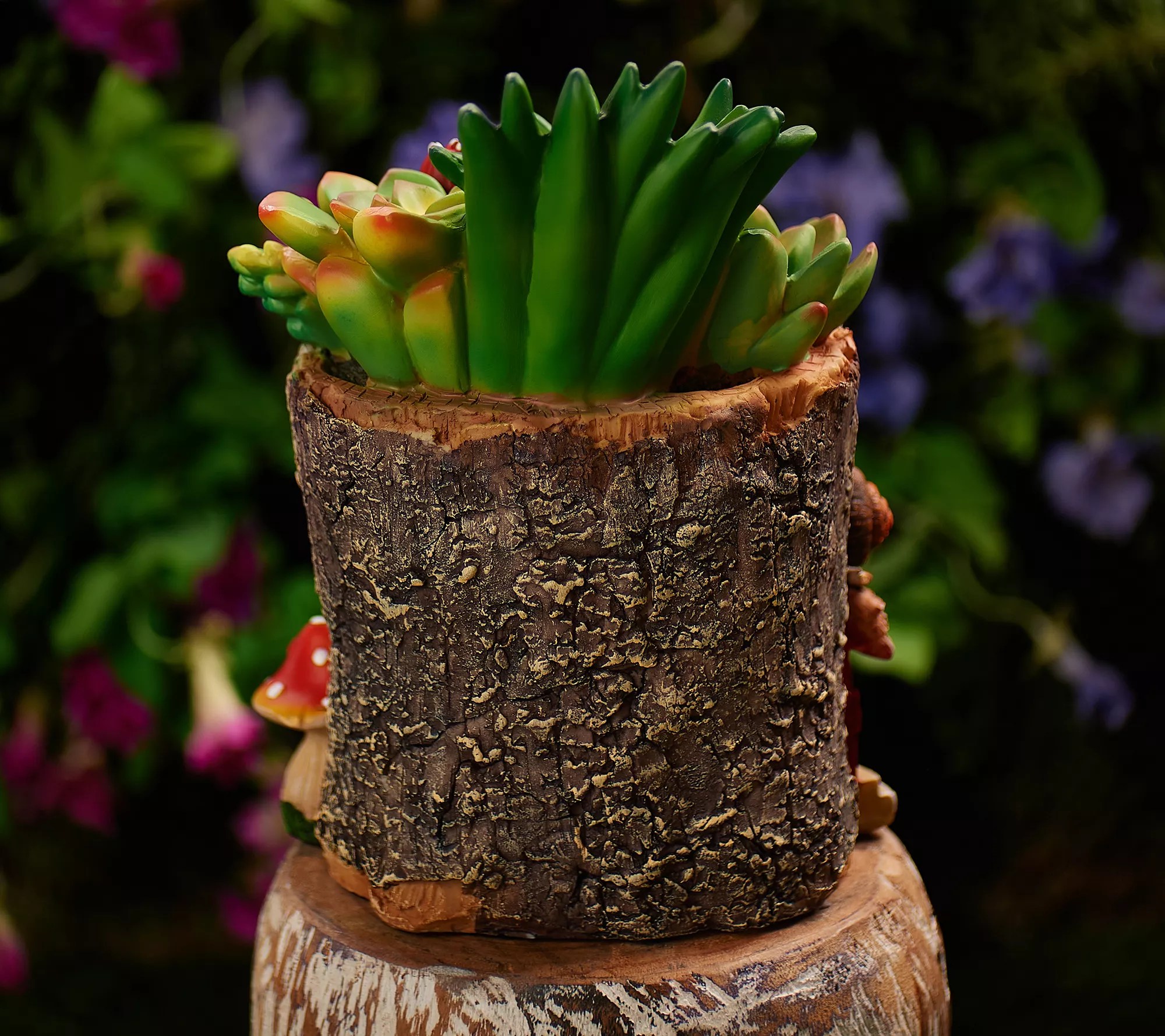 Compass Home Resin Garden Tree Stump with Animals