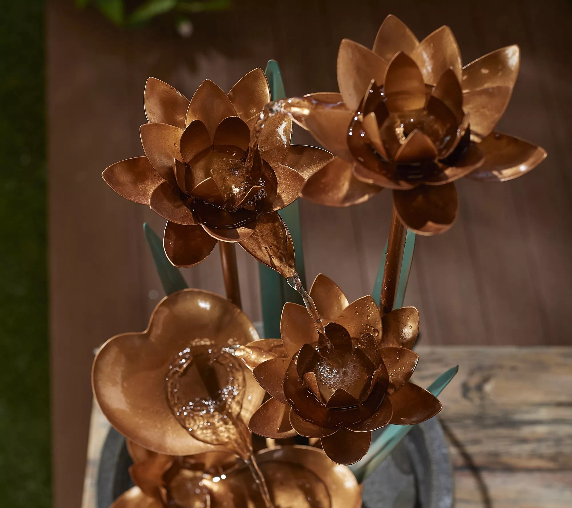 Garden Reflections Decorative Lotus Flower Fountain