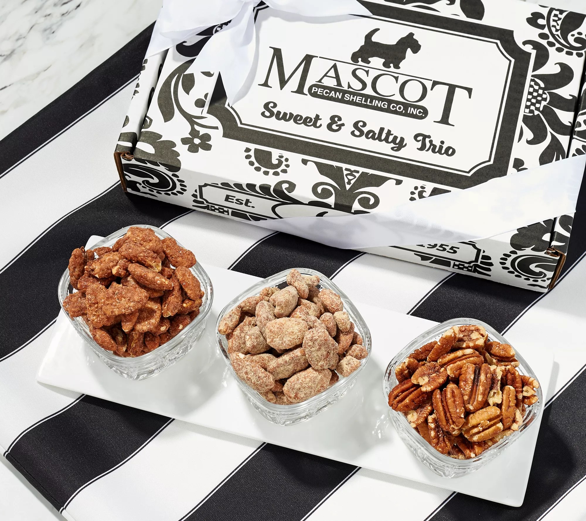 Mascot Pecan (3) 6oz Bags Assorted Pecans in Gift Box