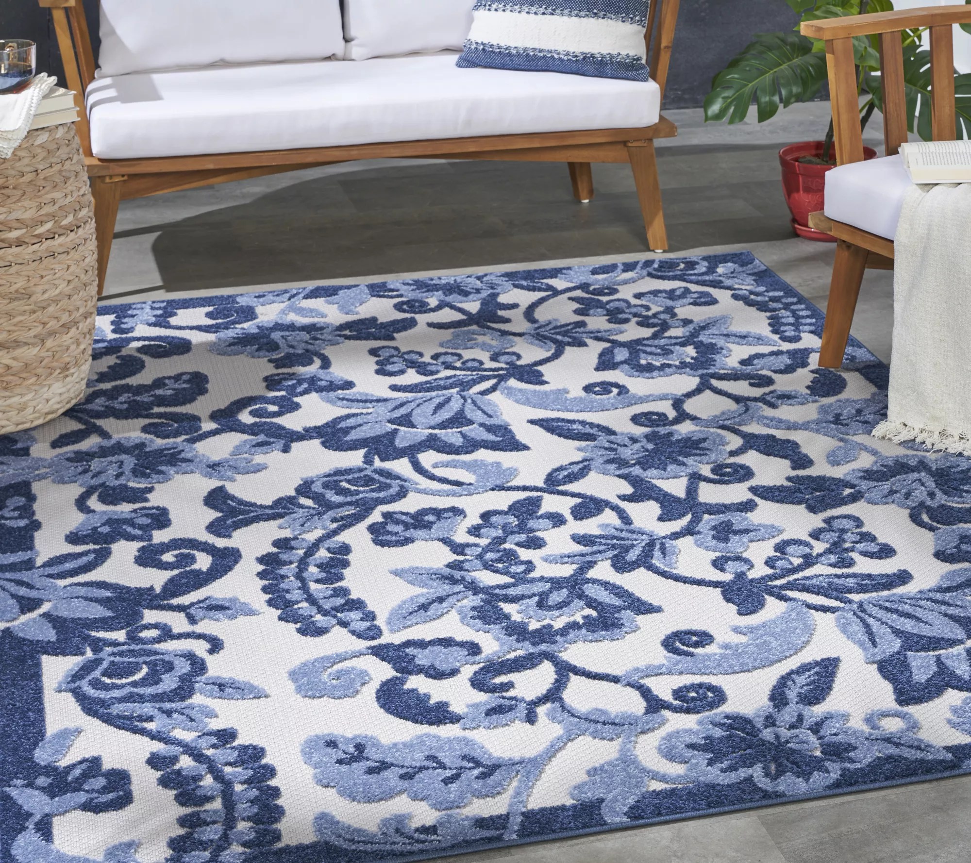 Nourison Home Oasis Garden Indoor/Outdoor 5.3' x 7' Rug