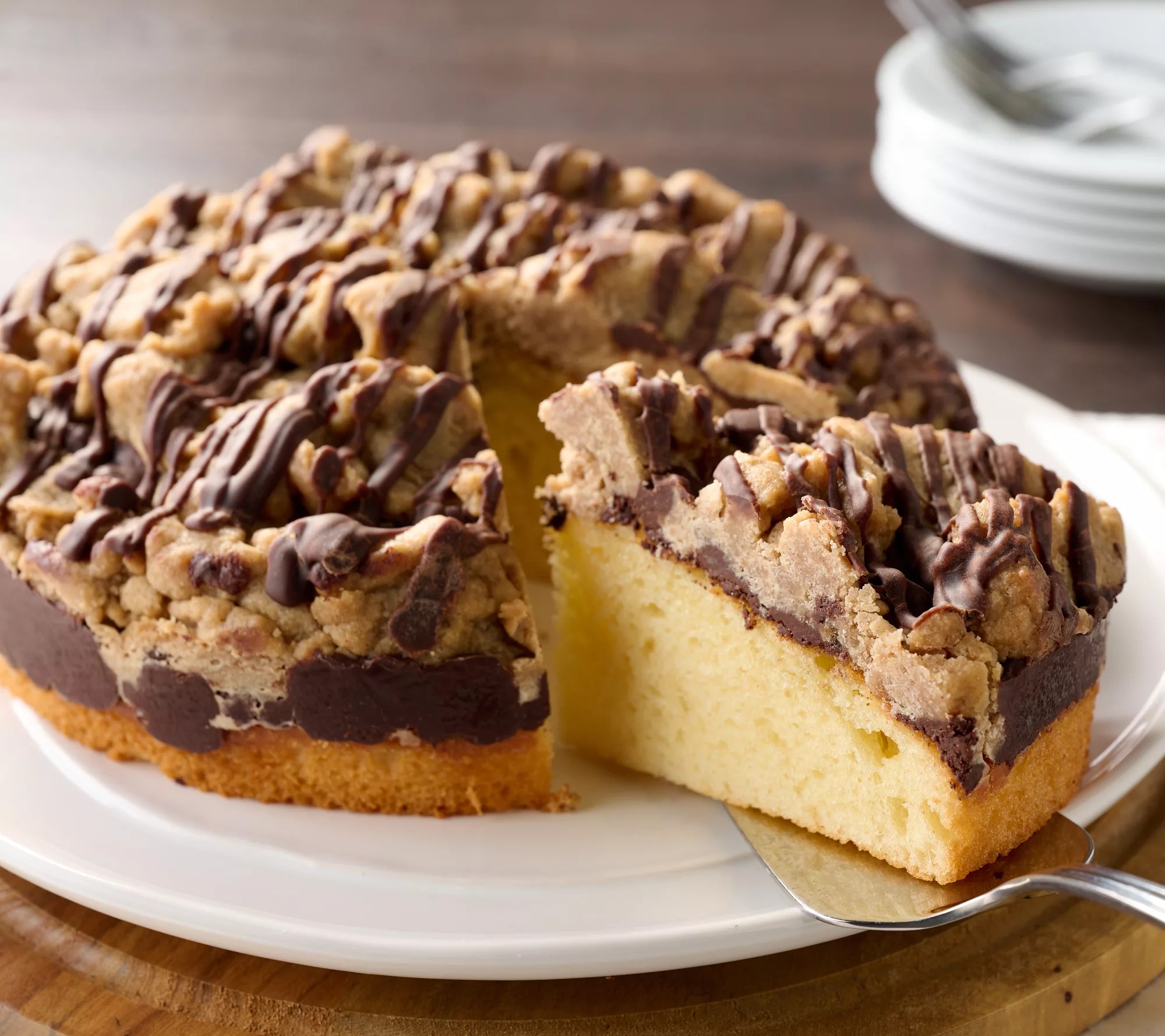 Hahn's Bakery 2.5lb Chocolate or Traditional German Butter Crumb Cake