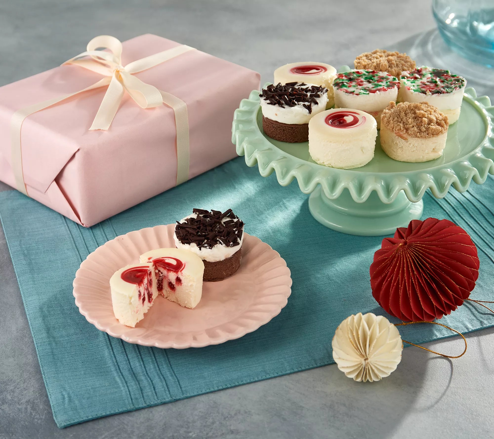 SH12/12 Junior's (32) Holiday Mini Cheesecakes AutoDelivery