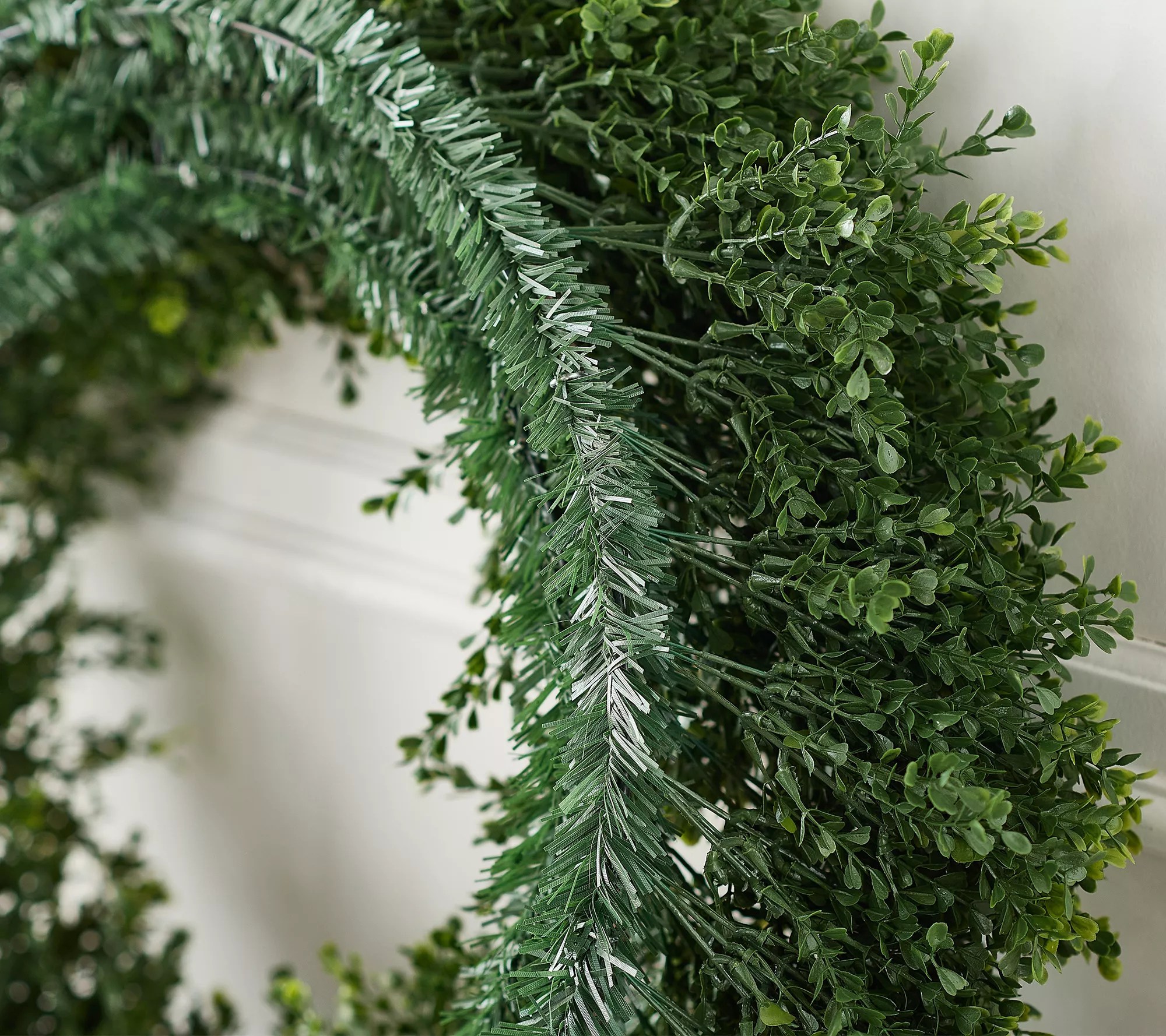 "As Is" English Gardens Indoor/ Outdoor 24" Boxwood Wreath