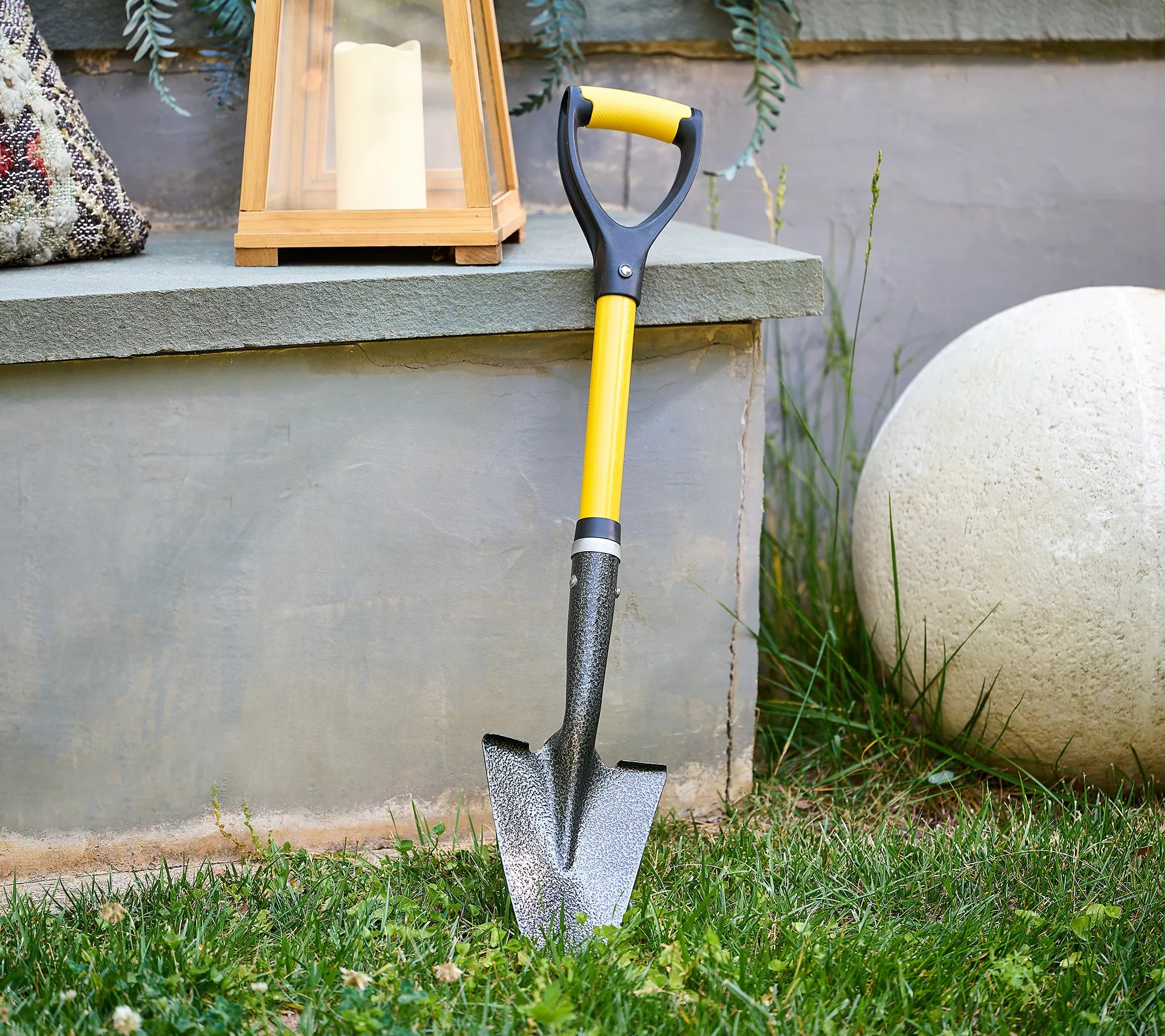 Spear Head Lightweight Mini Shovel with Cushioned DGrip