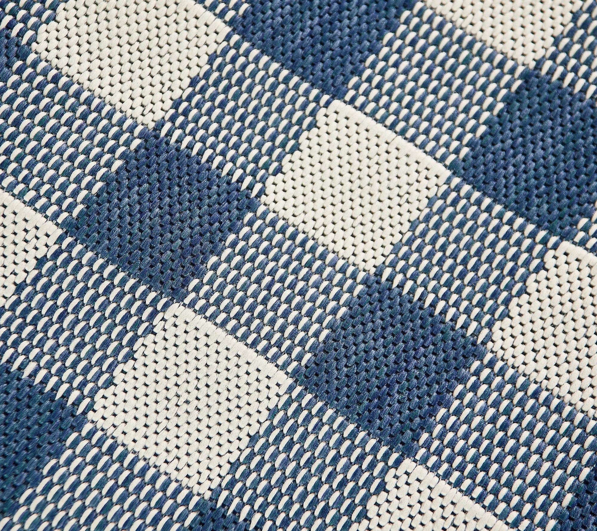 Veranda Living 77" Round Buffalo Check In/Outdoor Reversible Rug