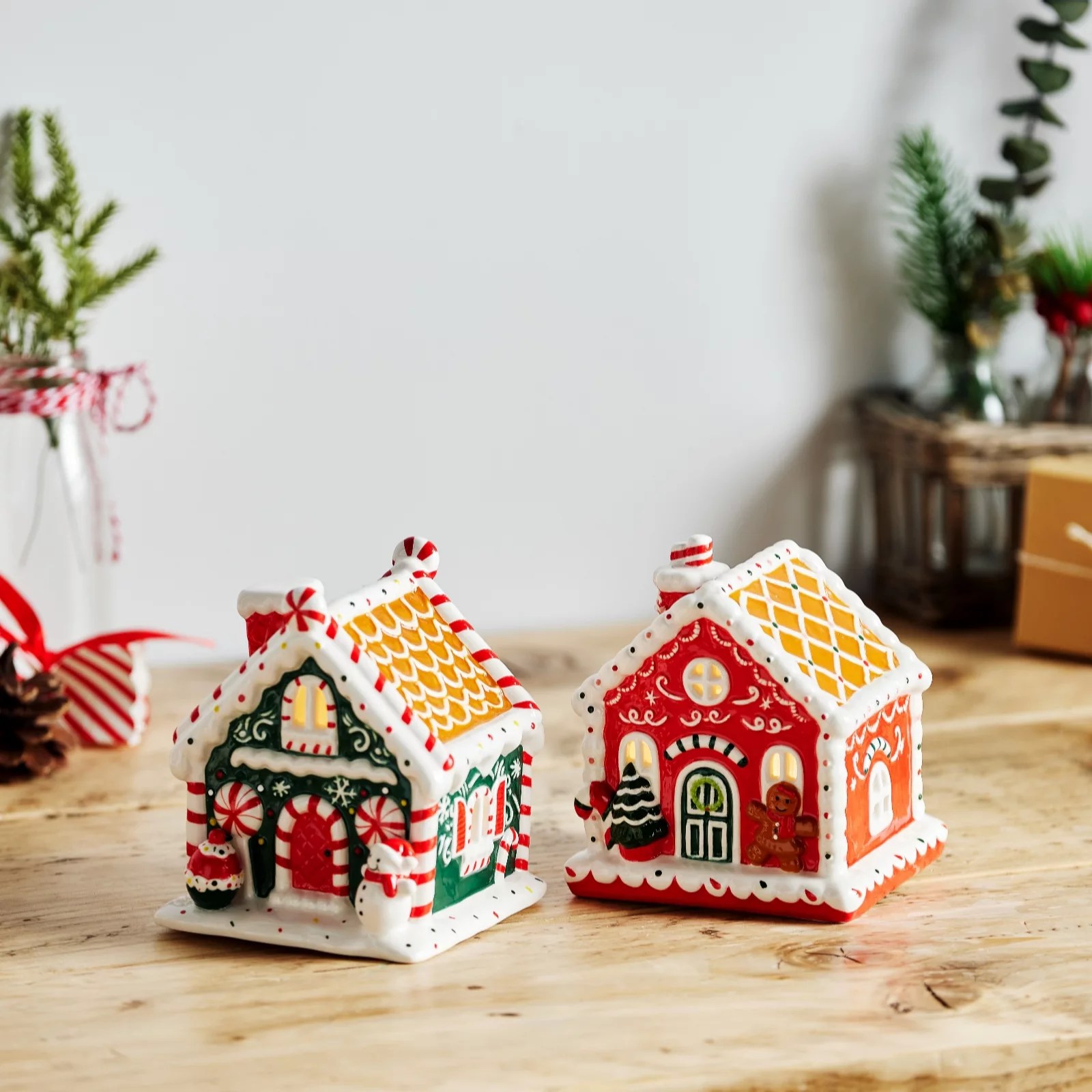 Outlet Mr. Christmas Set of 2, 4" Batteryoperated Gingerbread House