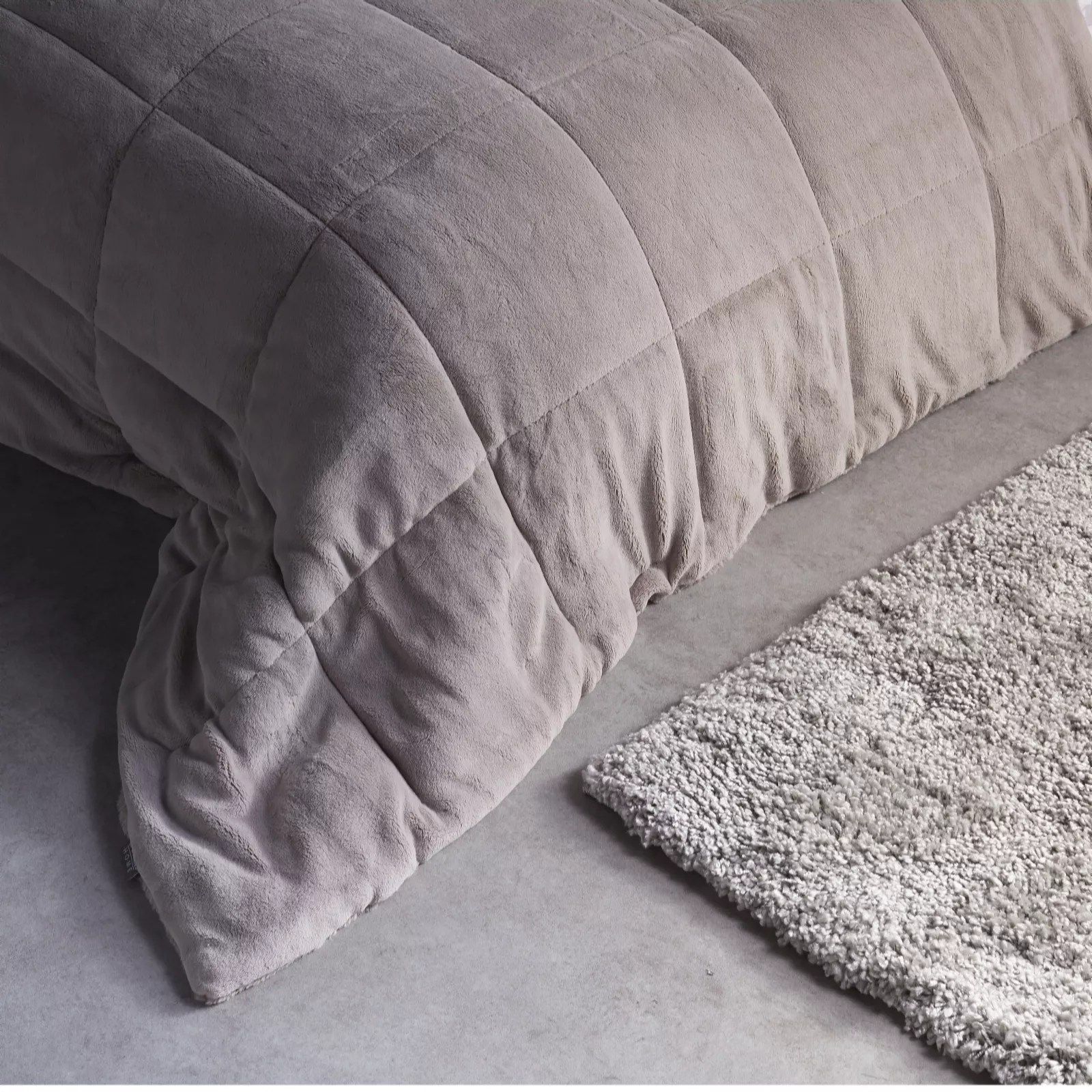 Outlet Cozee Home Velvetsoft Filled Throw QVC UK