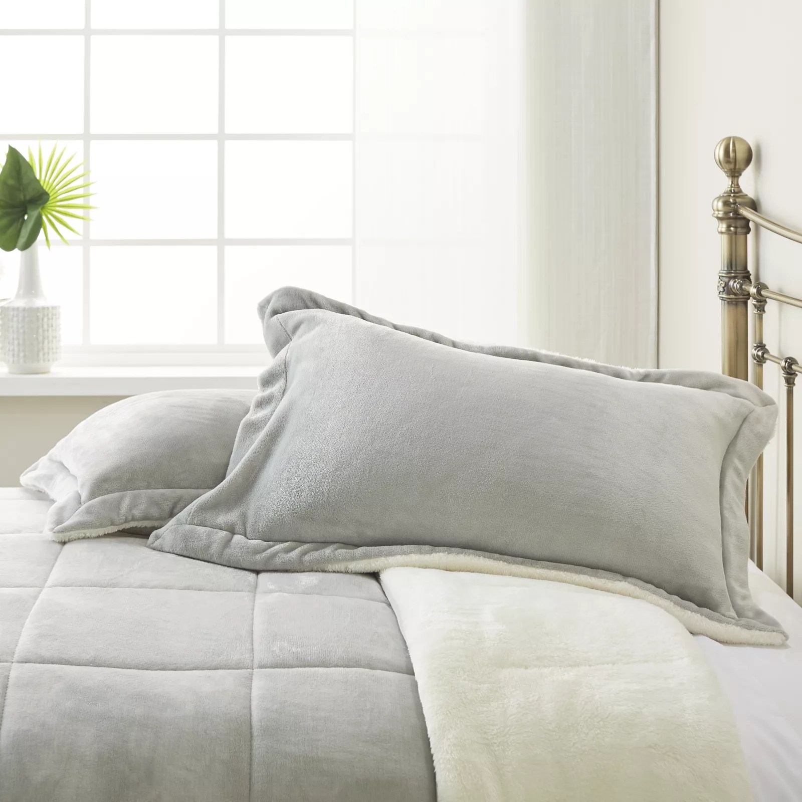 Cozee Home Faux Mink & Ultra Fluffie Set of 2 Pillow Shams QVC UK