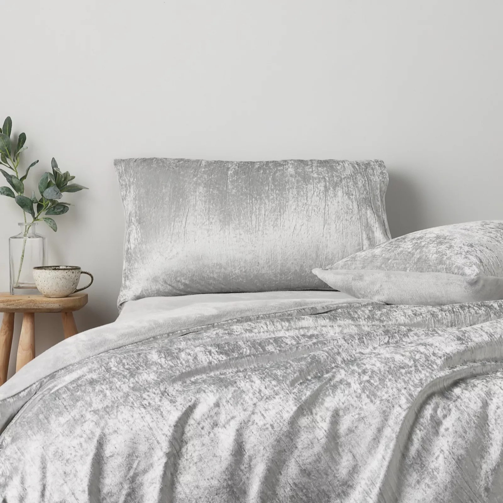 Outlet Cozee Home Crinkle Crushed Velvet 4 Pc Duvet Set QVC UK