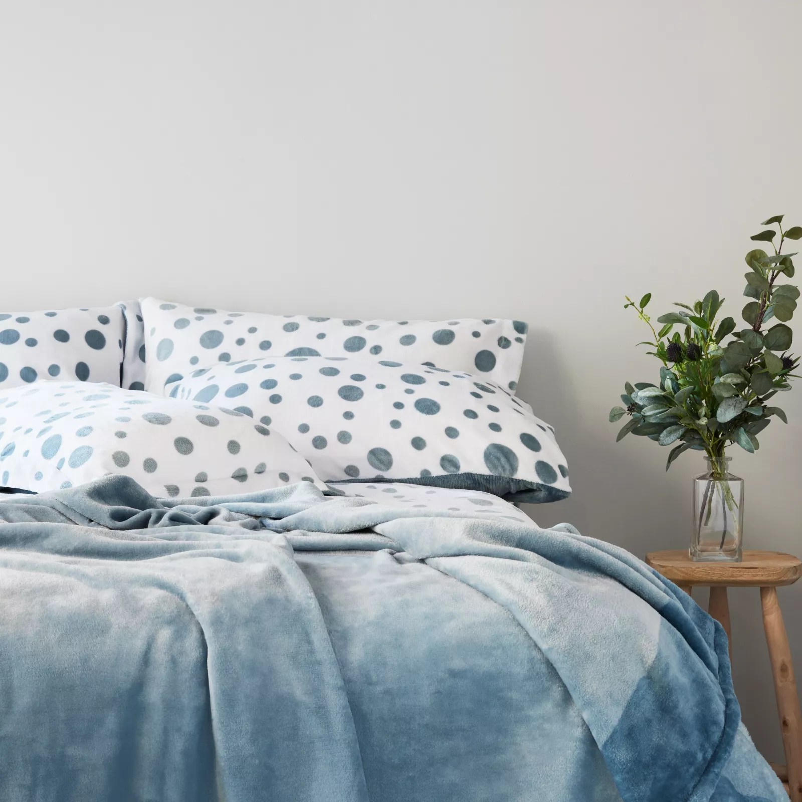 Cozee Home Reversible Velvetsoft 7 Piece Complete Bedding Collection