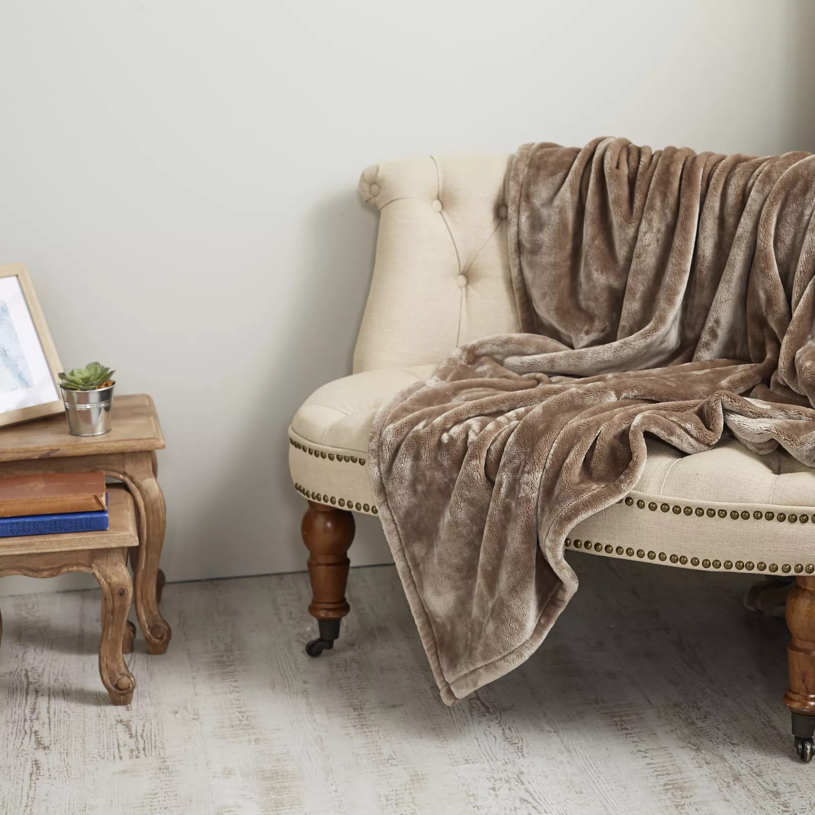 Outlet Cozee Home Velvetsoft Supreme Throw QVC UK