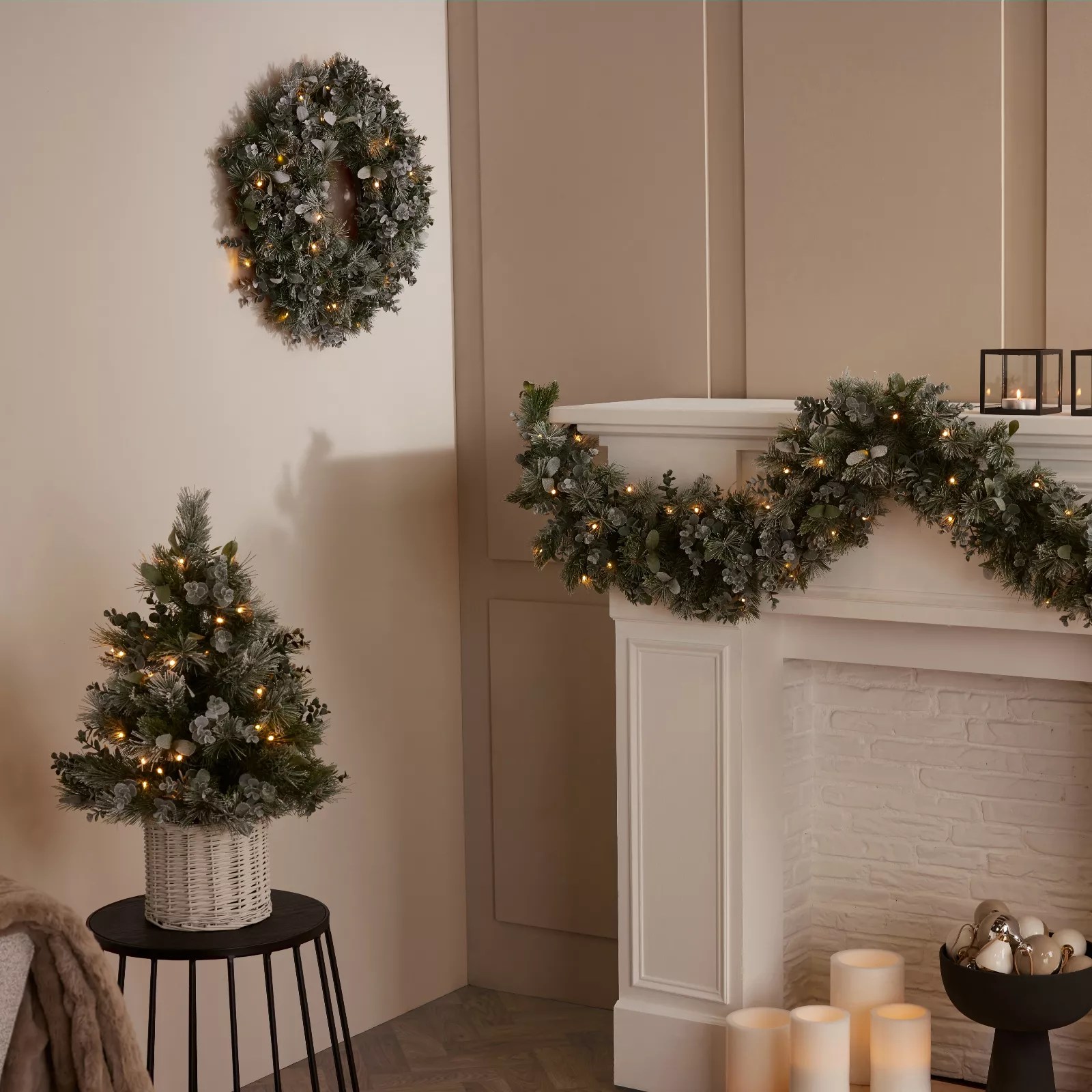 K by Kelly Hoppen Cotswolds Choice of PreLit Greenery Christmas