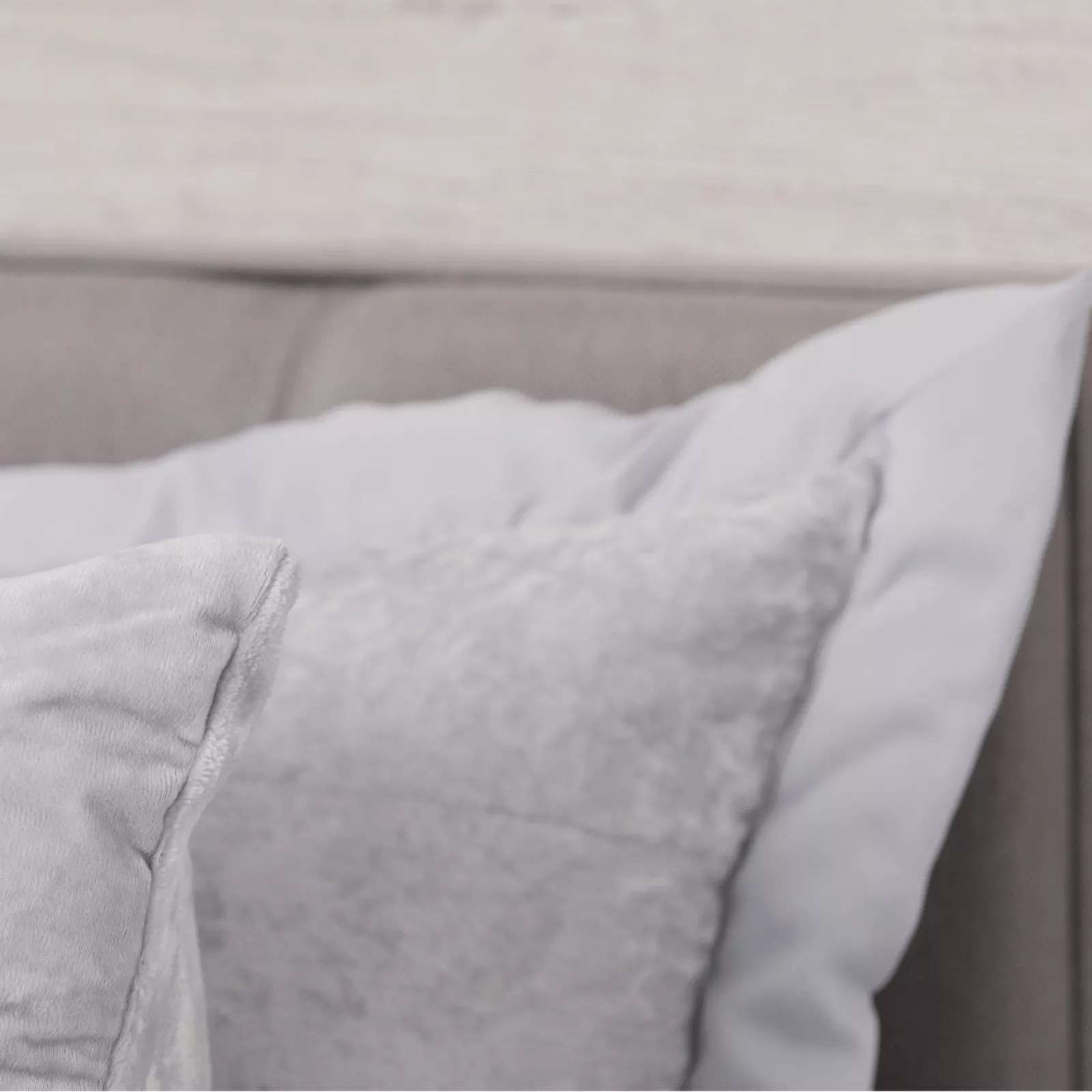 Outlet Cozee Home Set of 2 Crushed Velvet Pillowcase with Satin Trim