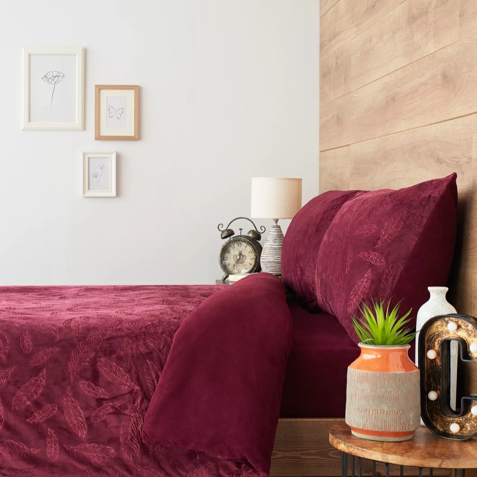 Cozee Home Feather Embossed Suedemink & Fleece 4 Piece Duvet Set QVC UK