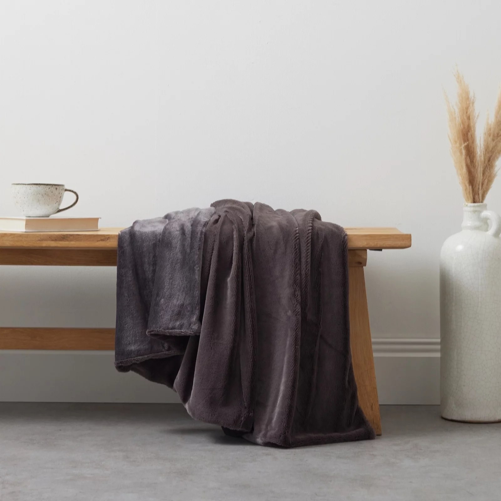 Outlet Cozee Home Faux Fur and Velvetsoft Throw QVC UK