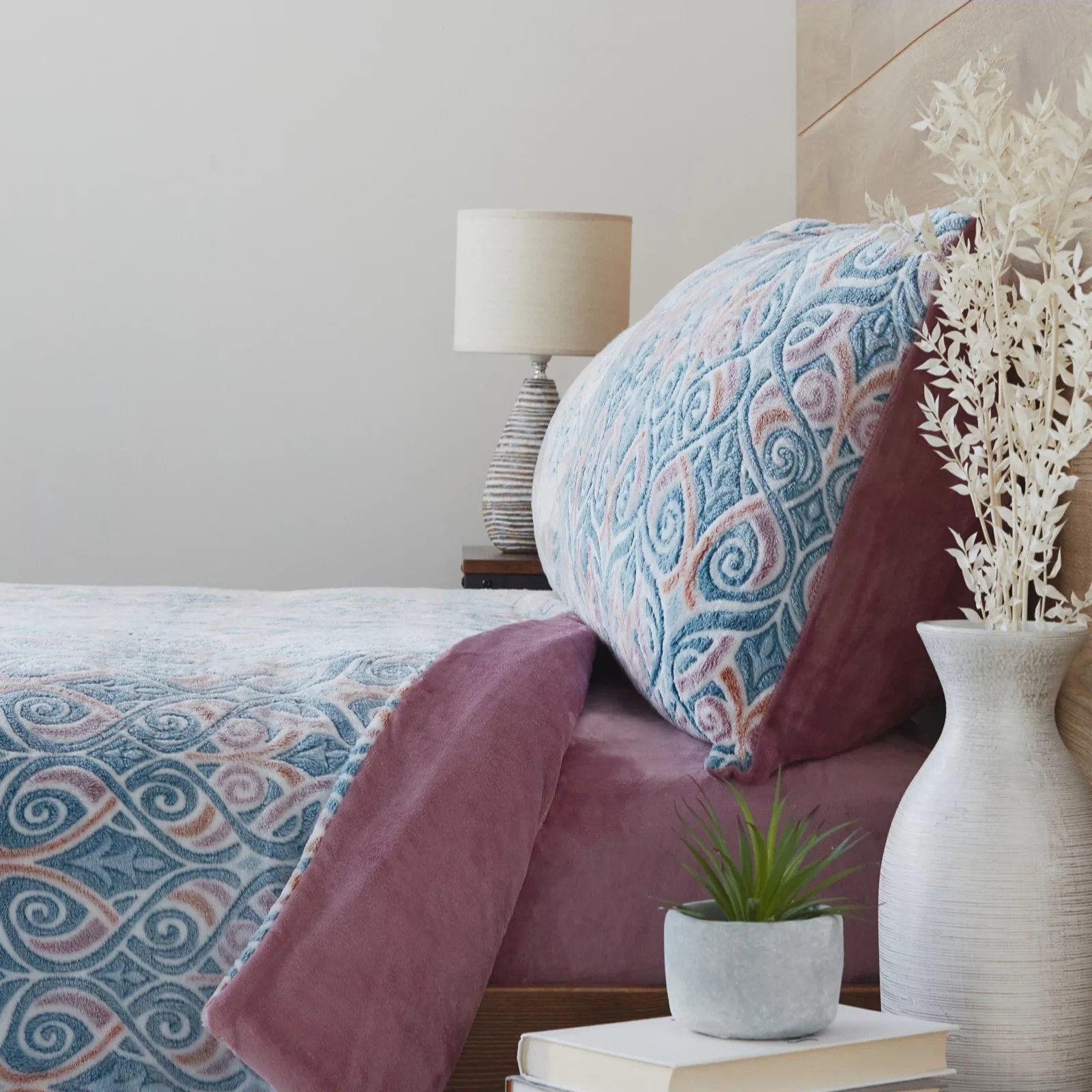 Cozee Home Swirl Damask Embossed Velvetsoft 4 Piece Duvet Set QVC UK