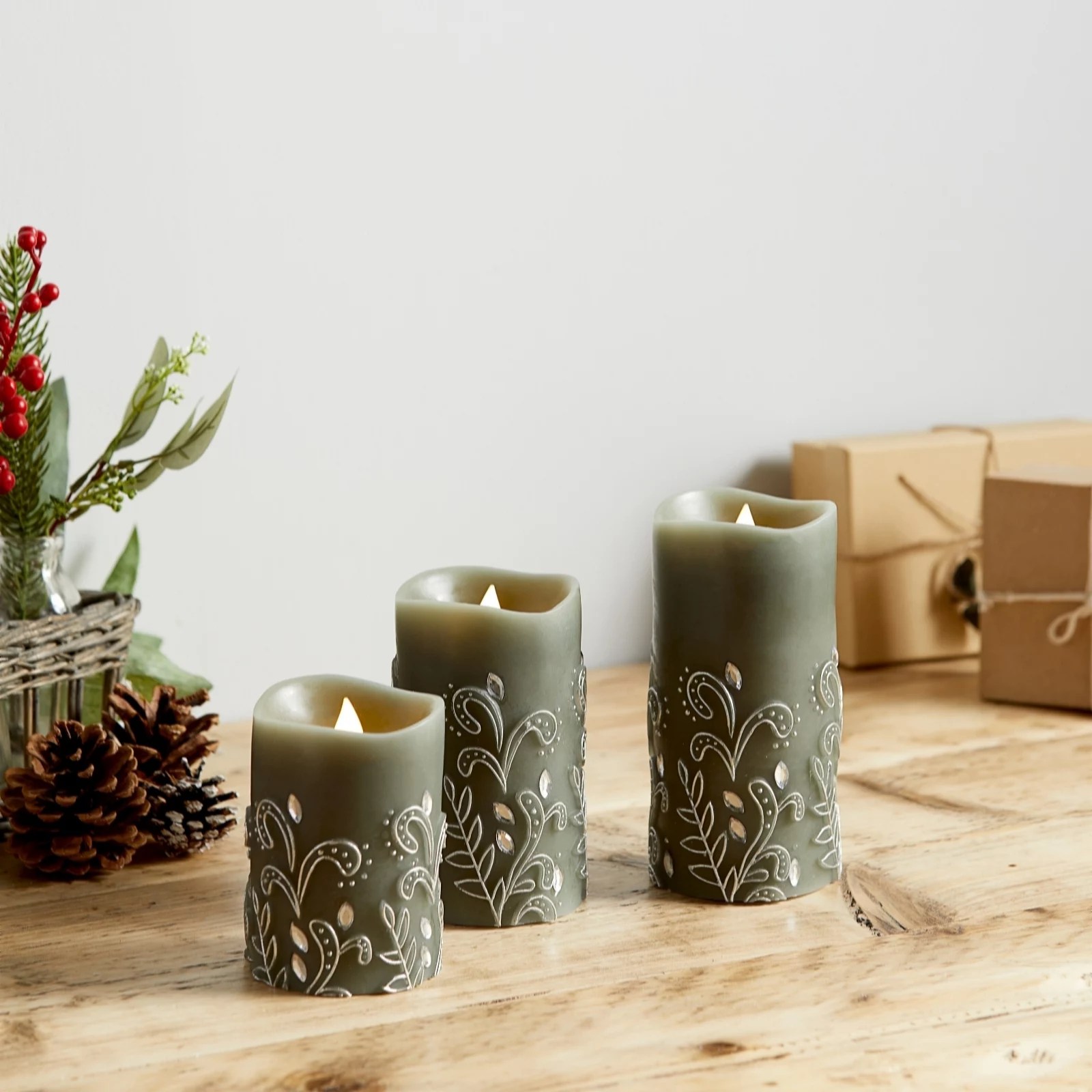 Outlet Alison Cork Set of 3 Pre Lit Flameless Candles QVC UK