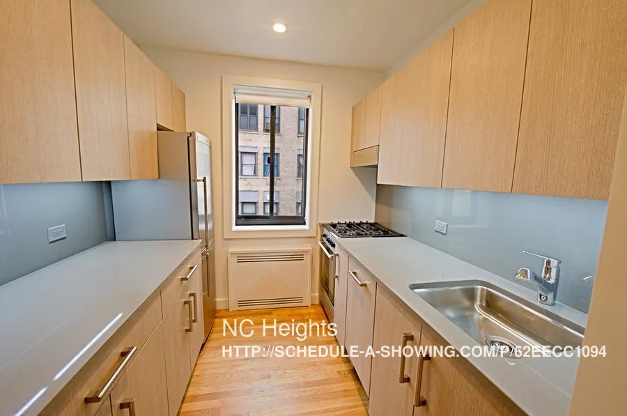 W 15th St and 6th Ave, New York, NY 10011