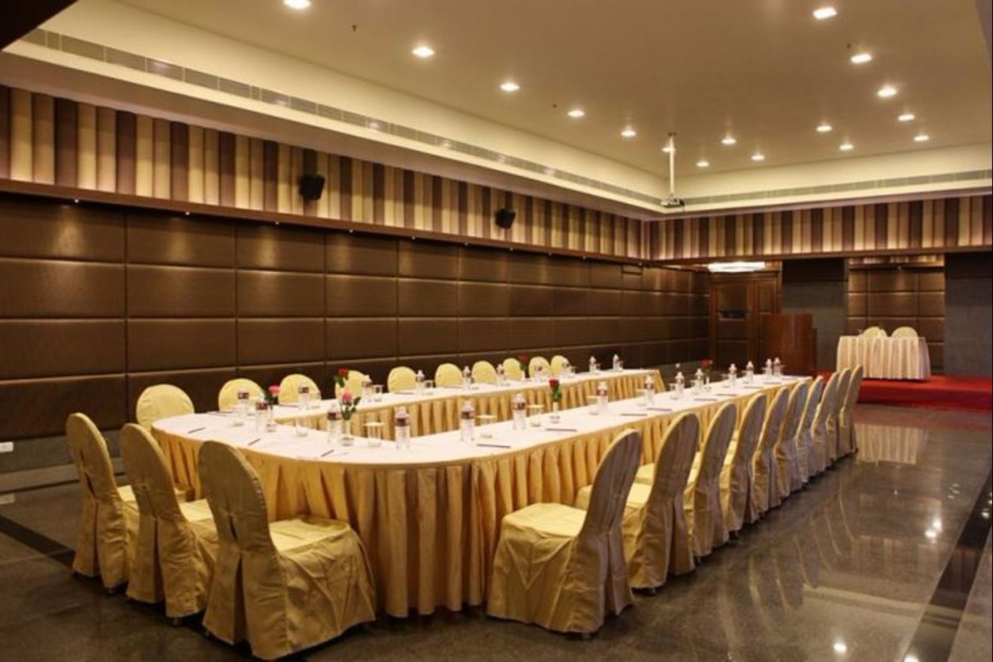 Hotel Shelton Rajahmundry Hotel Price, Address & Reviews