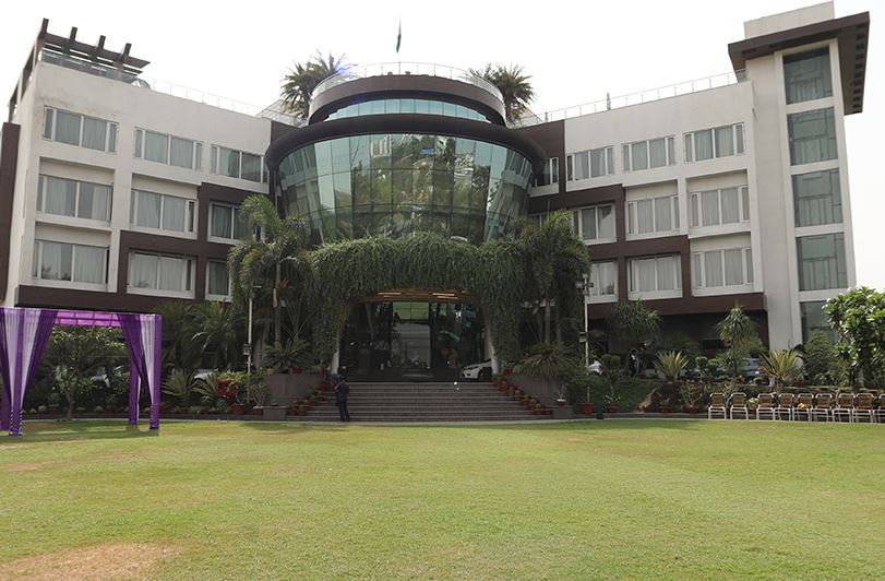 Dayal Paradise Lucknow INR 820 OFF ( ̶3̶5̶5̶0̶ ) Hotel Price, Address
