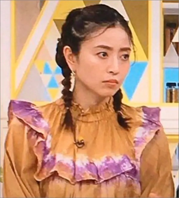 【ｼｭｰｲﾁ】片瀬那奈の衣装と髪型が変でヤバい？歴代衣装まとめ！ R40HEADLINE