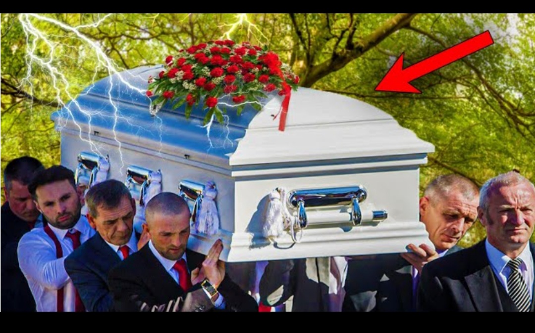 During the Funeral, Lightning Suddenly Struck the Coffin. What Happened