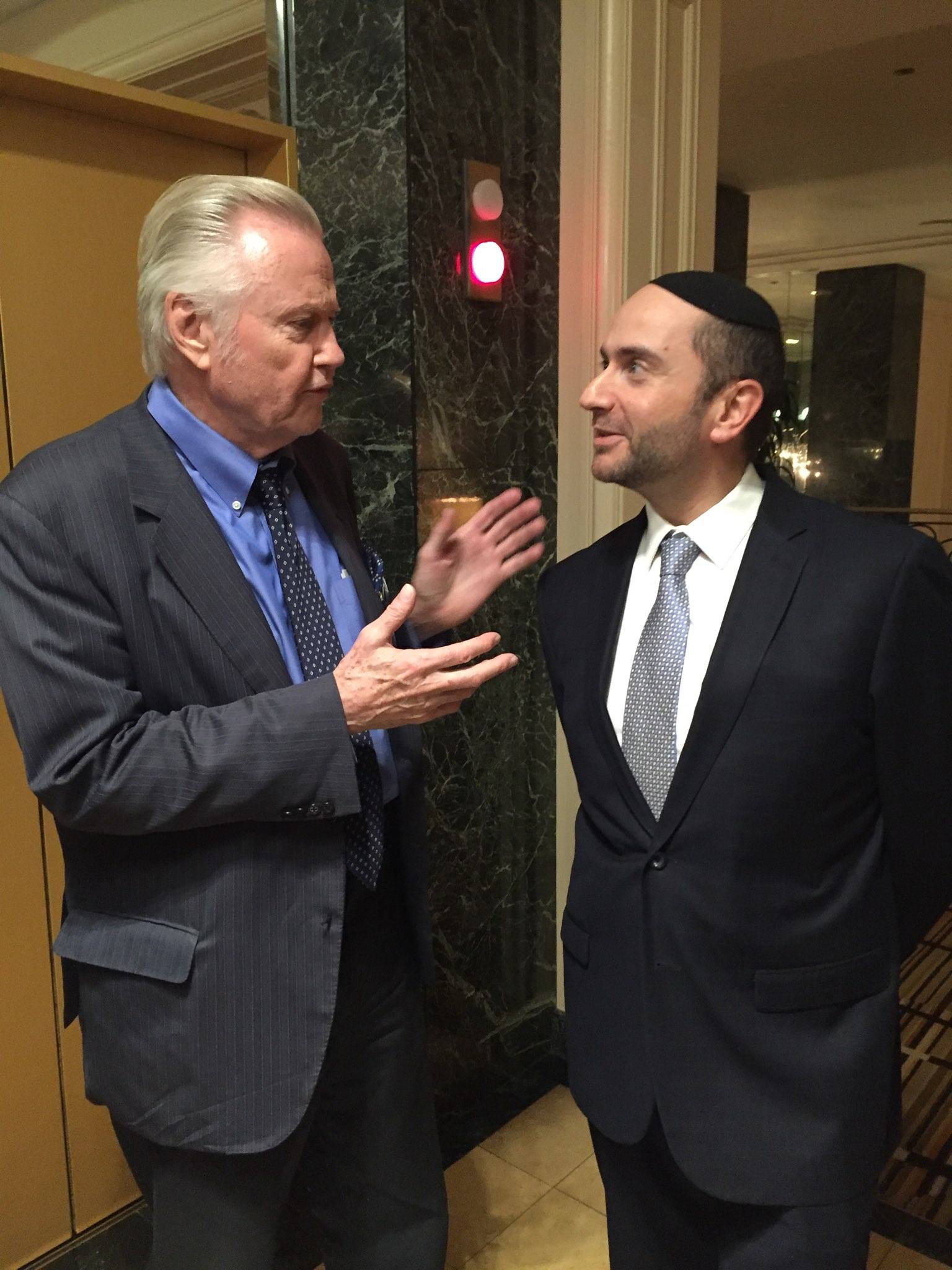 Gallery Rabbi Pini Dunner