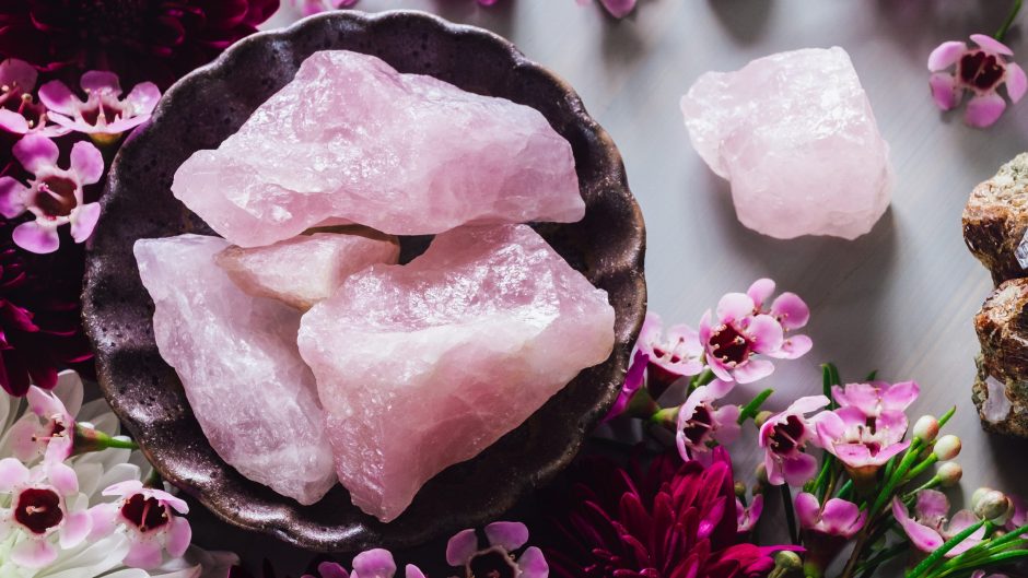 Spiritual & Healing Benefits of Rose Quartz Crystal Rabia Syed