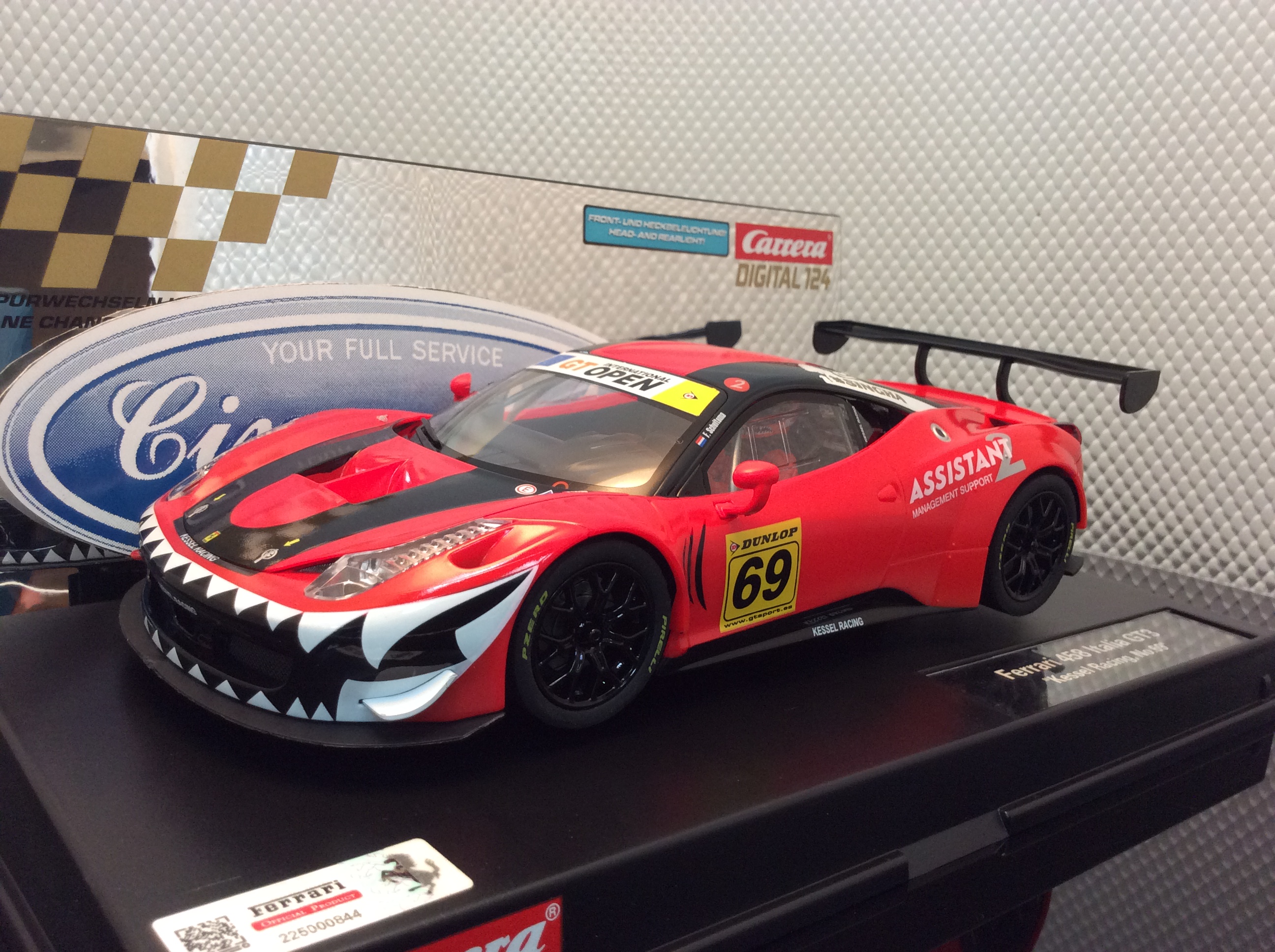 Carrera D124 23838 Ferrari 458 Italia GT3 Kessel Racing Slot Car