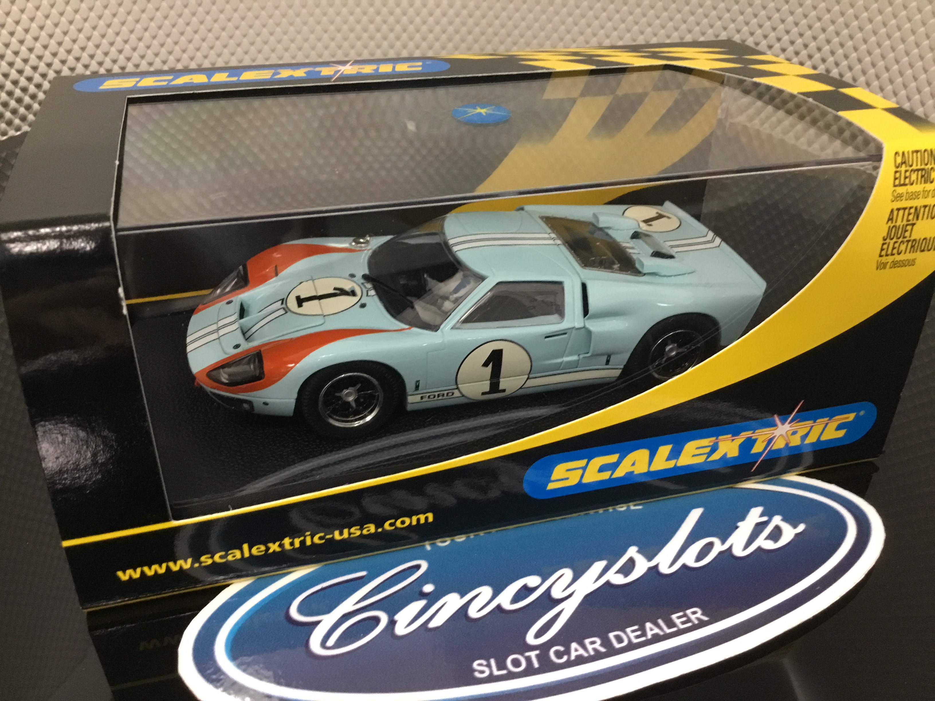 Scalextric C2464 Ford GT40 MKII 1966 Le Mans 1. Scalextric C2464 Ford