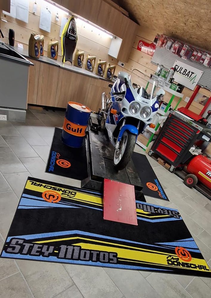 CHEZ DONISCHAL ATELIER MOTO VÉLO