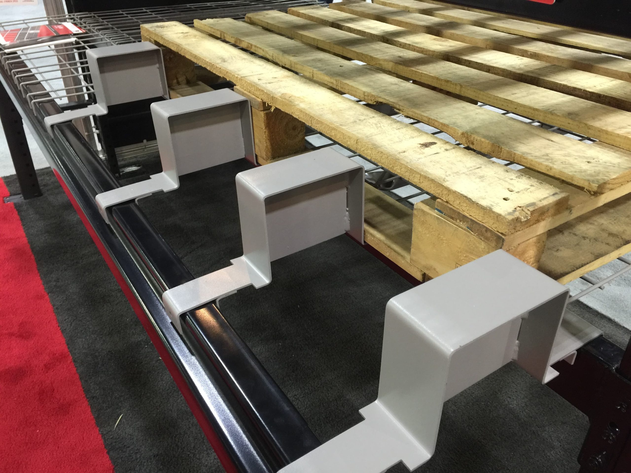 Pallet Racking Safety Stops Longitudinal Pallet Brackets