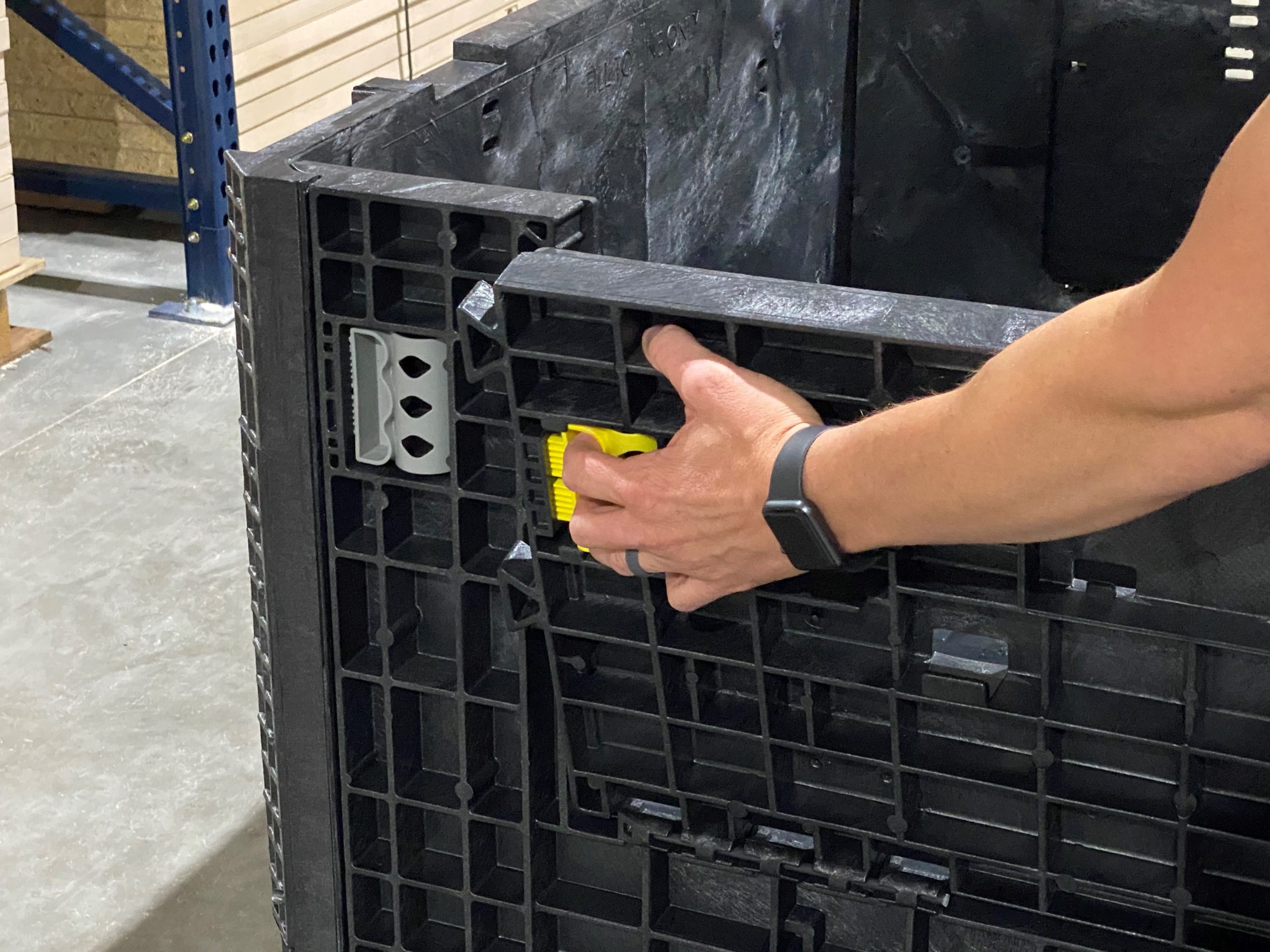 Benefits of Plastic Collapsible Bulk Containers & Bins Warehouse Rack