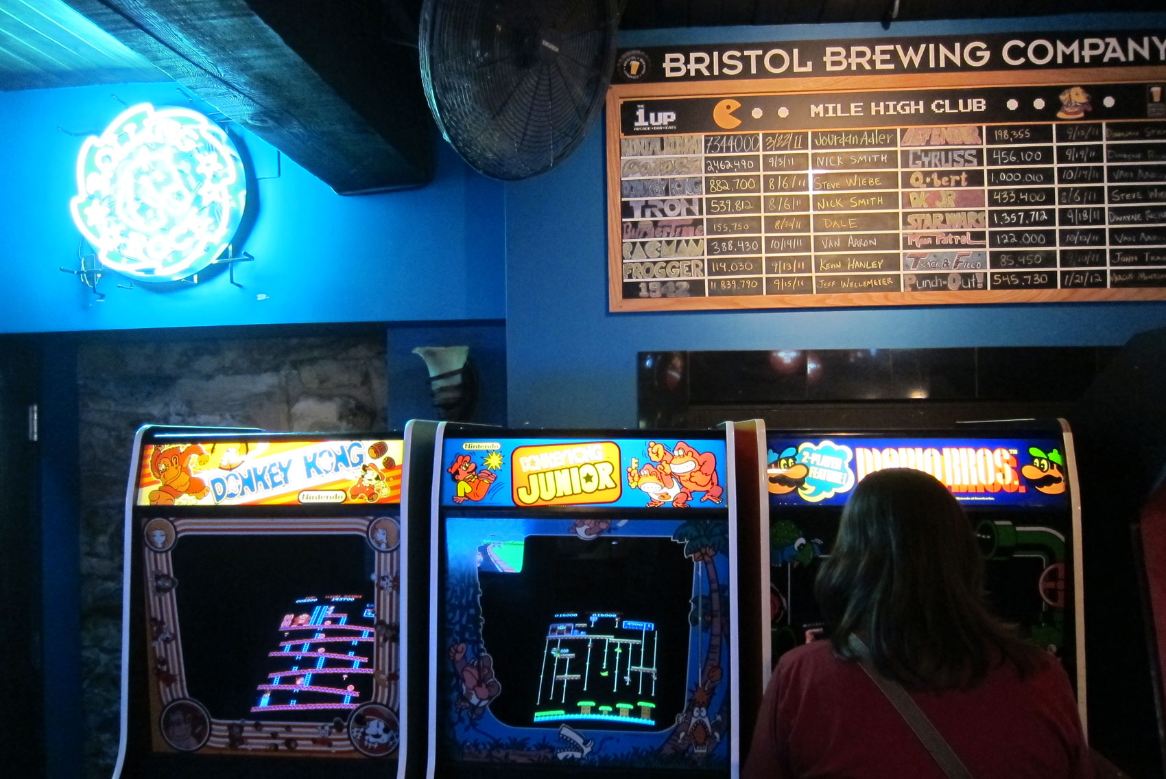 1UP Bar & Arcade Denver, Colorado RetroGaming with Racketboy