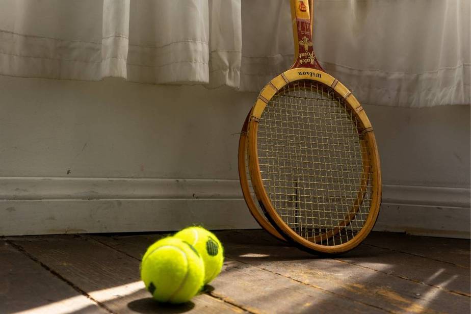 Should You Have Two Tennis Rackets? (You Must Know This) Racket Rampage