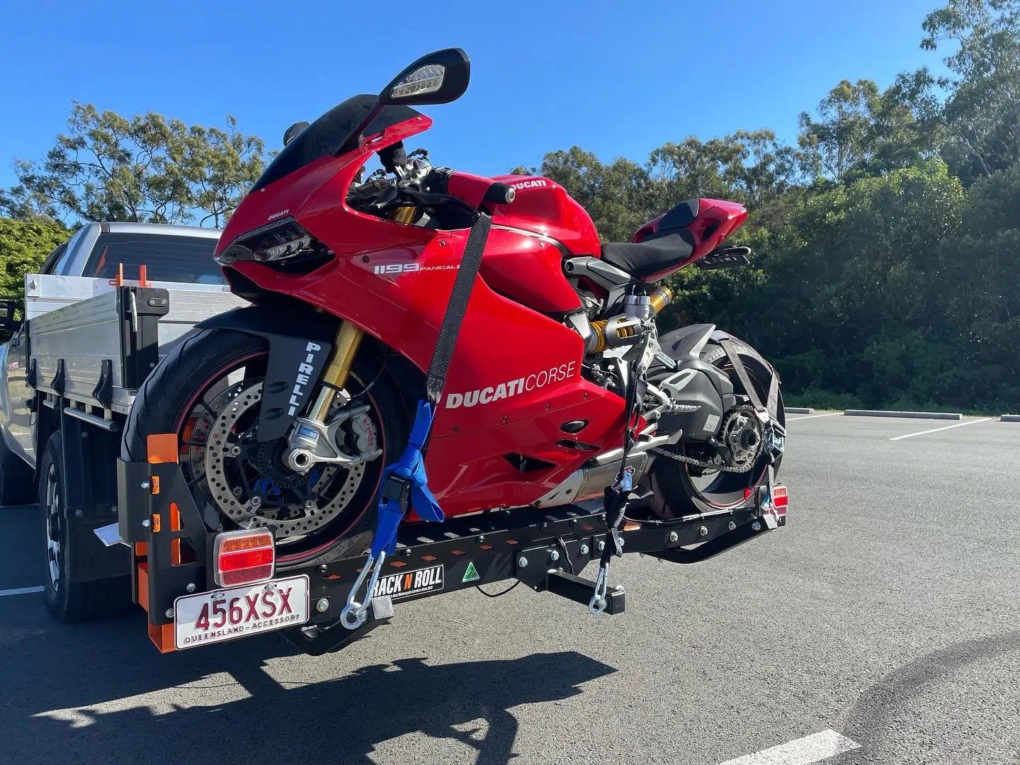 Superbike Carrier SPORTS Bike Rack Road Bike Hitch Carrier