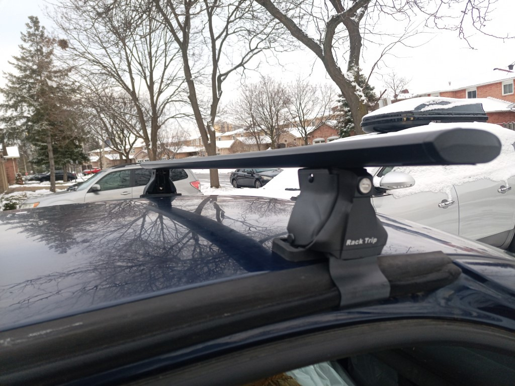 2007 Volkswagen Golf, 2003 Jetta Bare Roof Jet wing Roof Rack