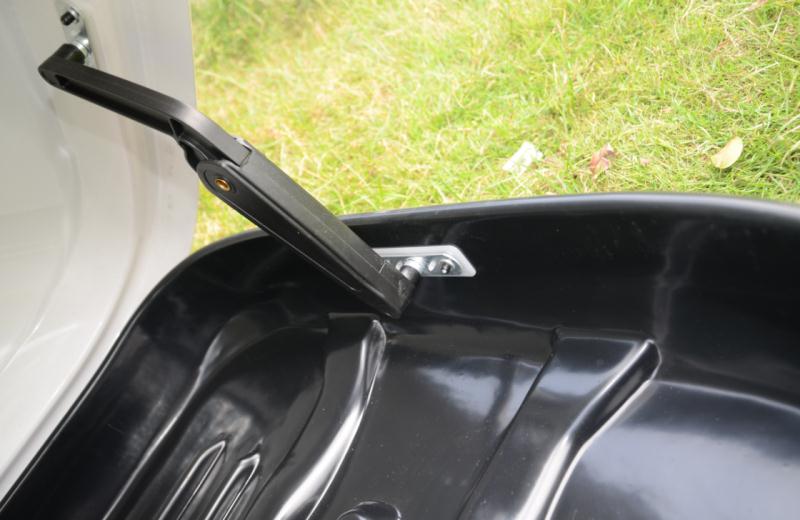 Premium Large Car Roof Carrier Cargo Box 560 Liters/20 C.F