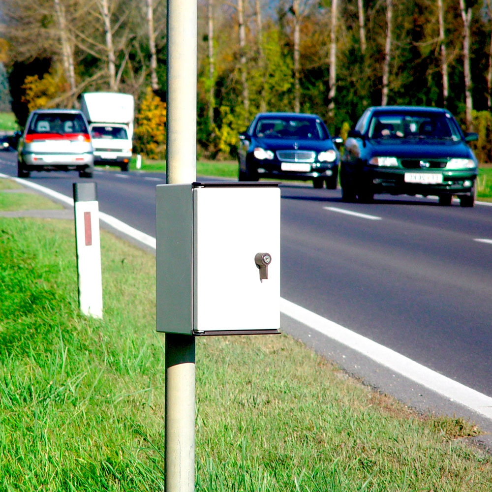 Vehicle Traffic Counter SR4 Radar Speed Displays