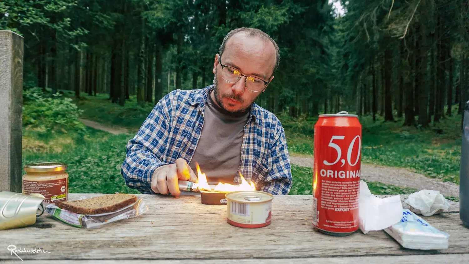 Tisch mit Abendessen